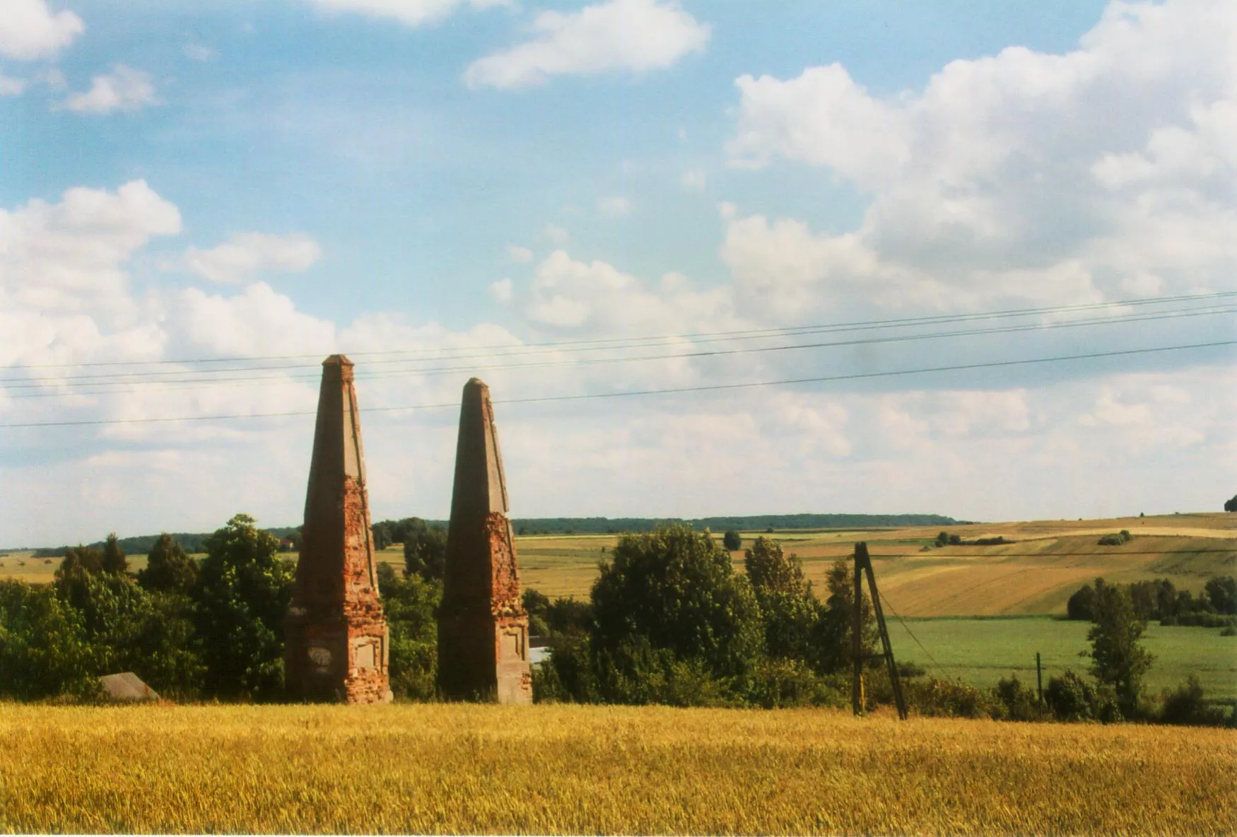 Photo showing: Gate obelisks in Wożuczyn, Poland