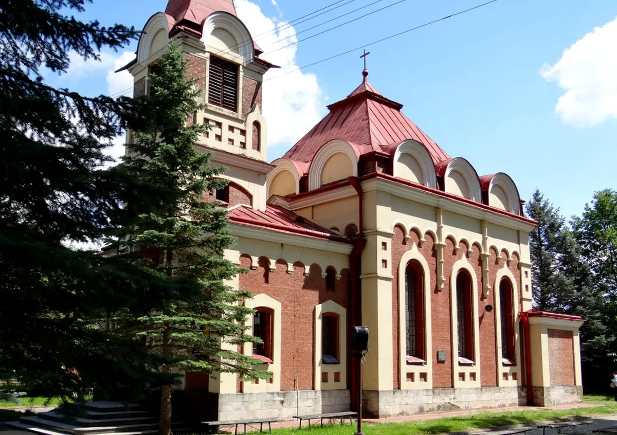 Photo showing: Topólcza. Kościół św. Izydora (dawna cerkiew) XX w.