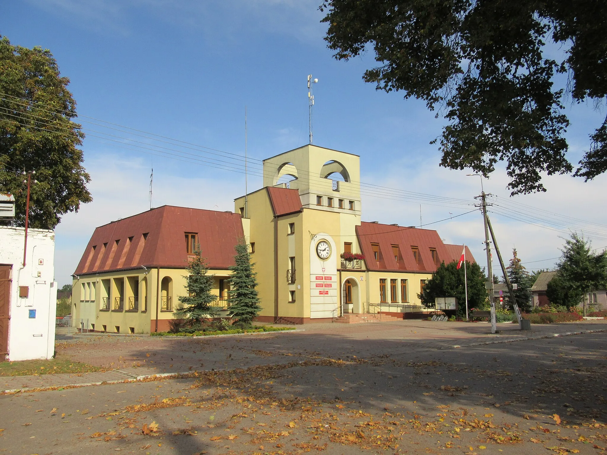 Photo showing: Wojcieszków (pow. łukowski, woj. lubelskie, Polska). Budynek Urzędu Gminy.