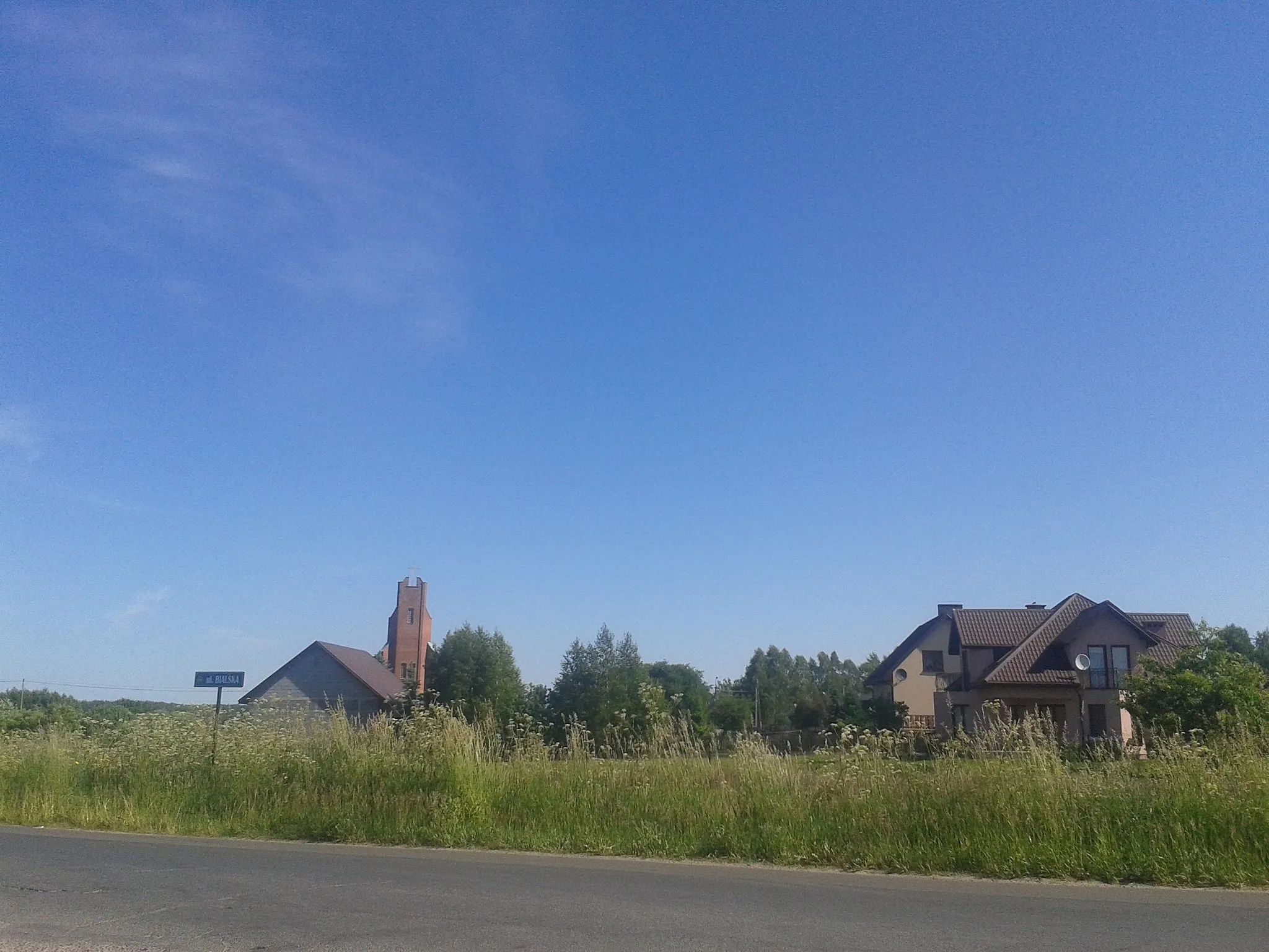 Photo showing: Widok ogólny Czosnówki z kościołem i zabudowaniami
