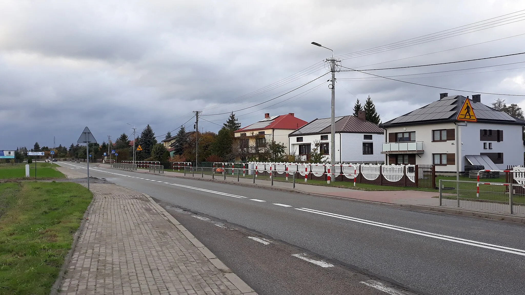 Photo showing: Dubica Górna (pow. bialski, woj. lubelskie, Polska). Droga nr 812 przechodząca przez wieś.