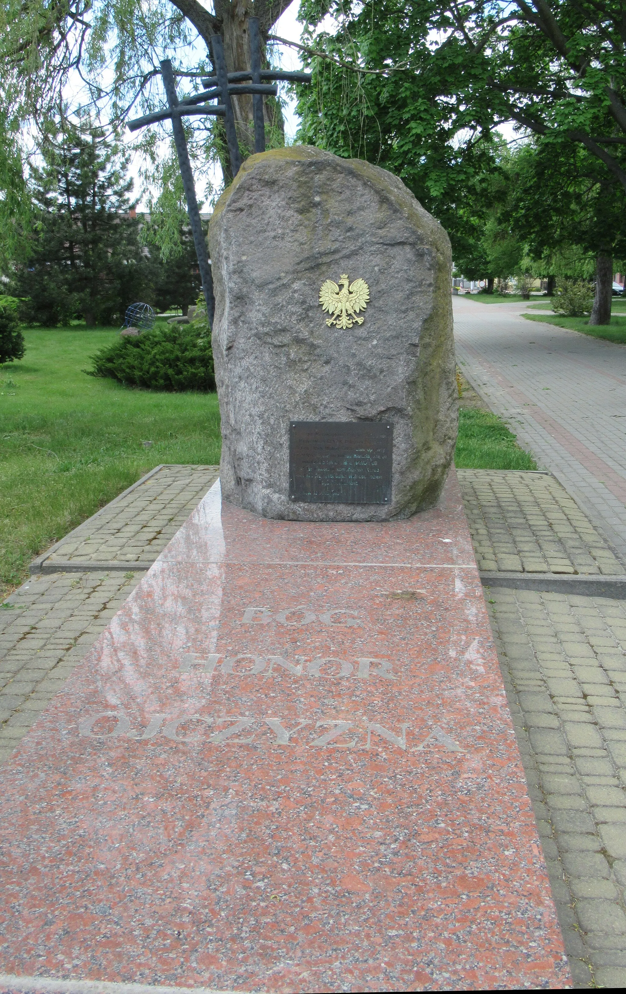 Photo showing: Adamów (pow. łukowski, woj. lubelskie, Polska). Pomnik ofiar wojny.