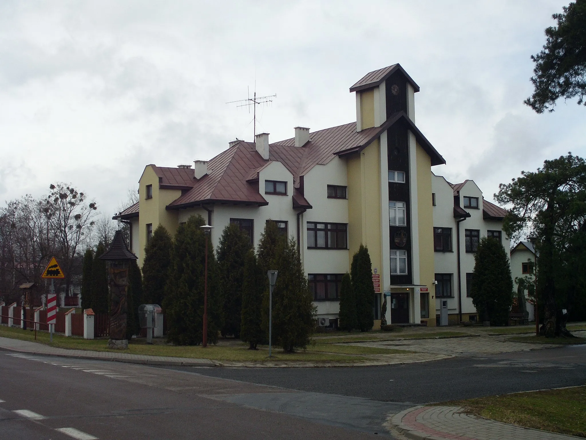 Photo showing: Gmina office in Wola Uhruska, Poland