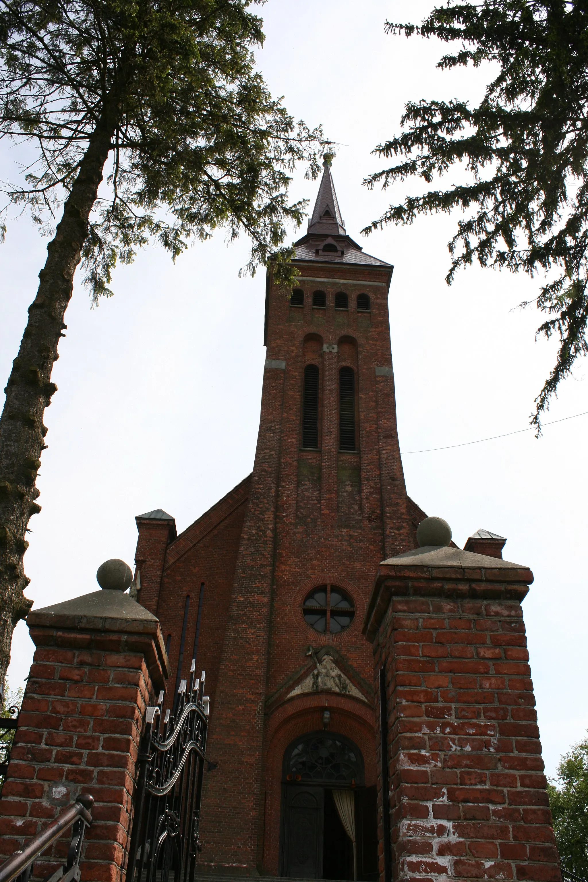 Photo showing: Church in Komarów-Osada