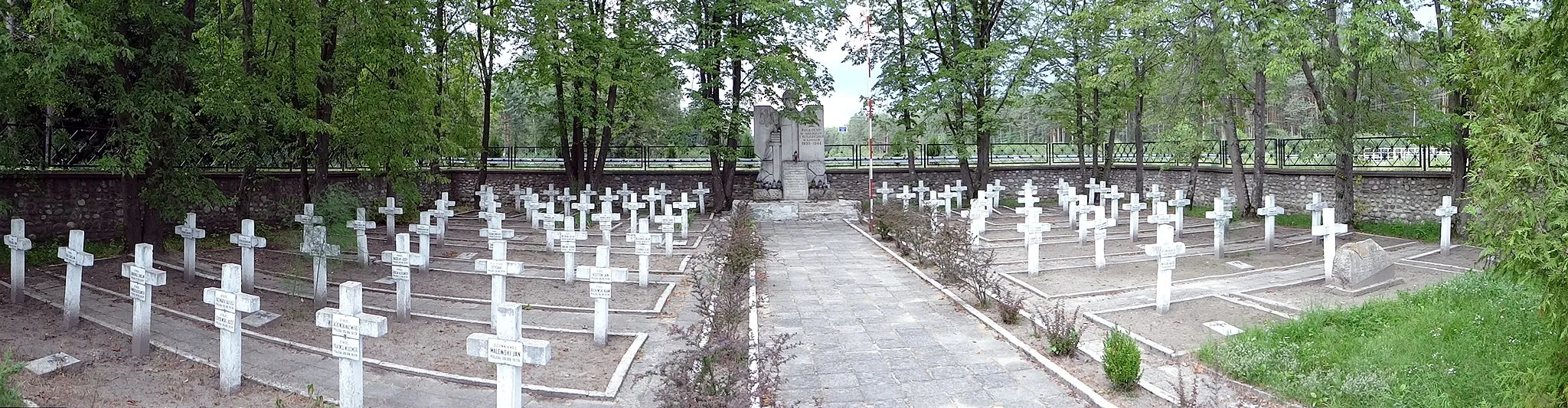 Photo showing: Hřbitov ve vesnici Aleksandrów, Polsko