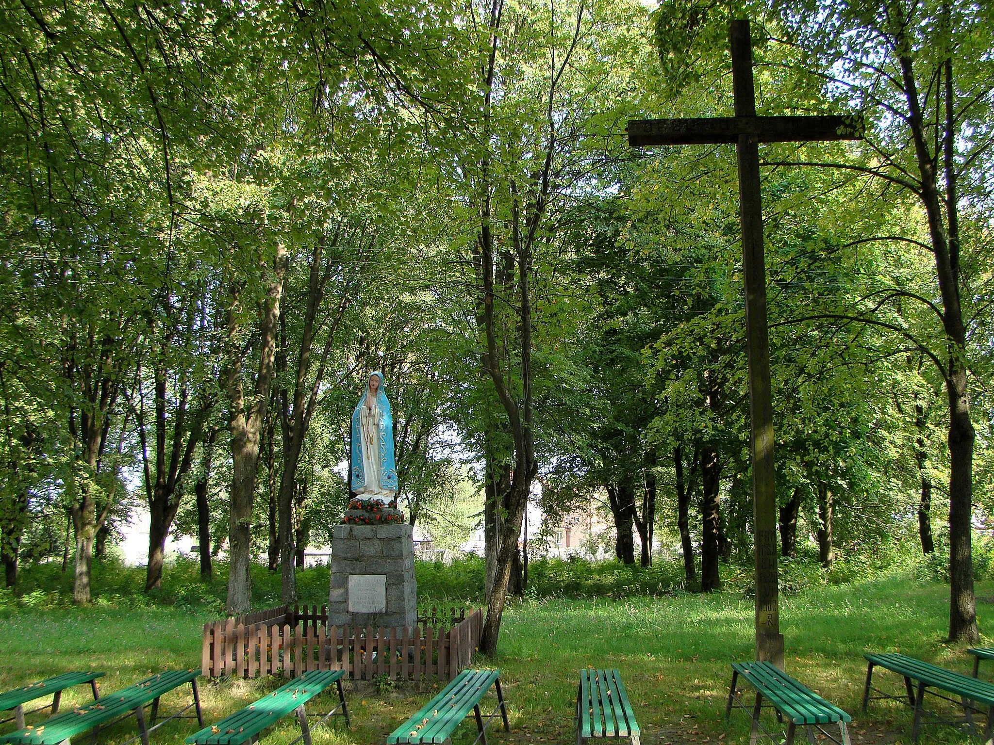 Photo showing: Kříž ve vesnici Bondyrz, Polsko