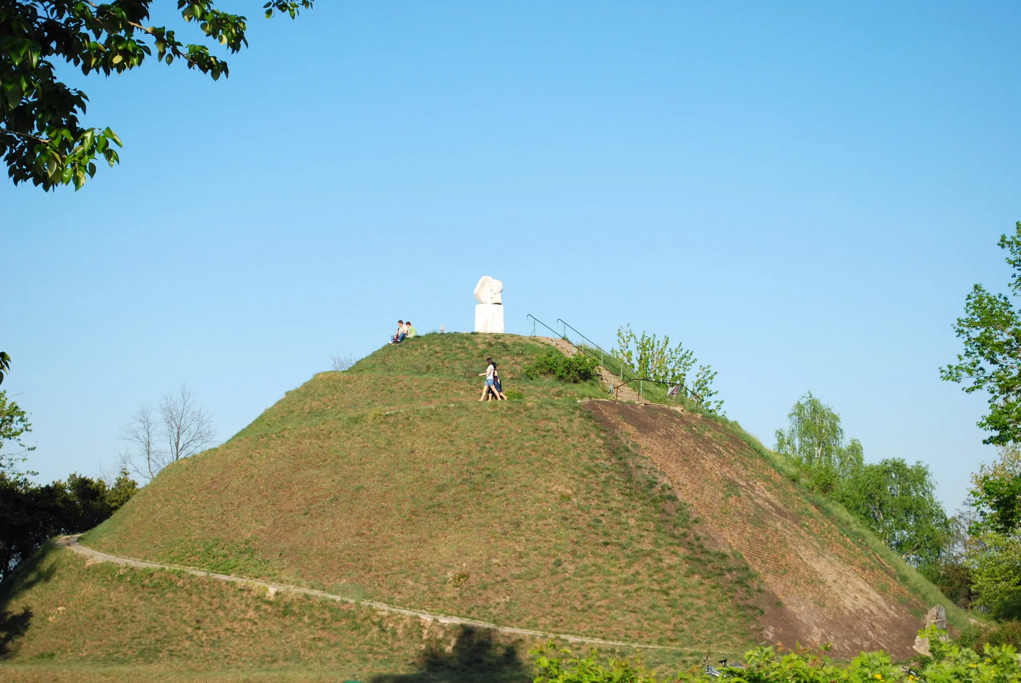 Photo showing: Kopiec H. Sienkiewicza w Okrzei