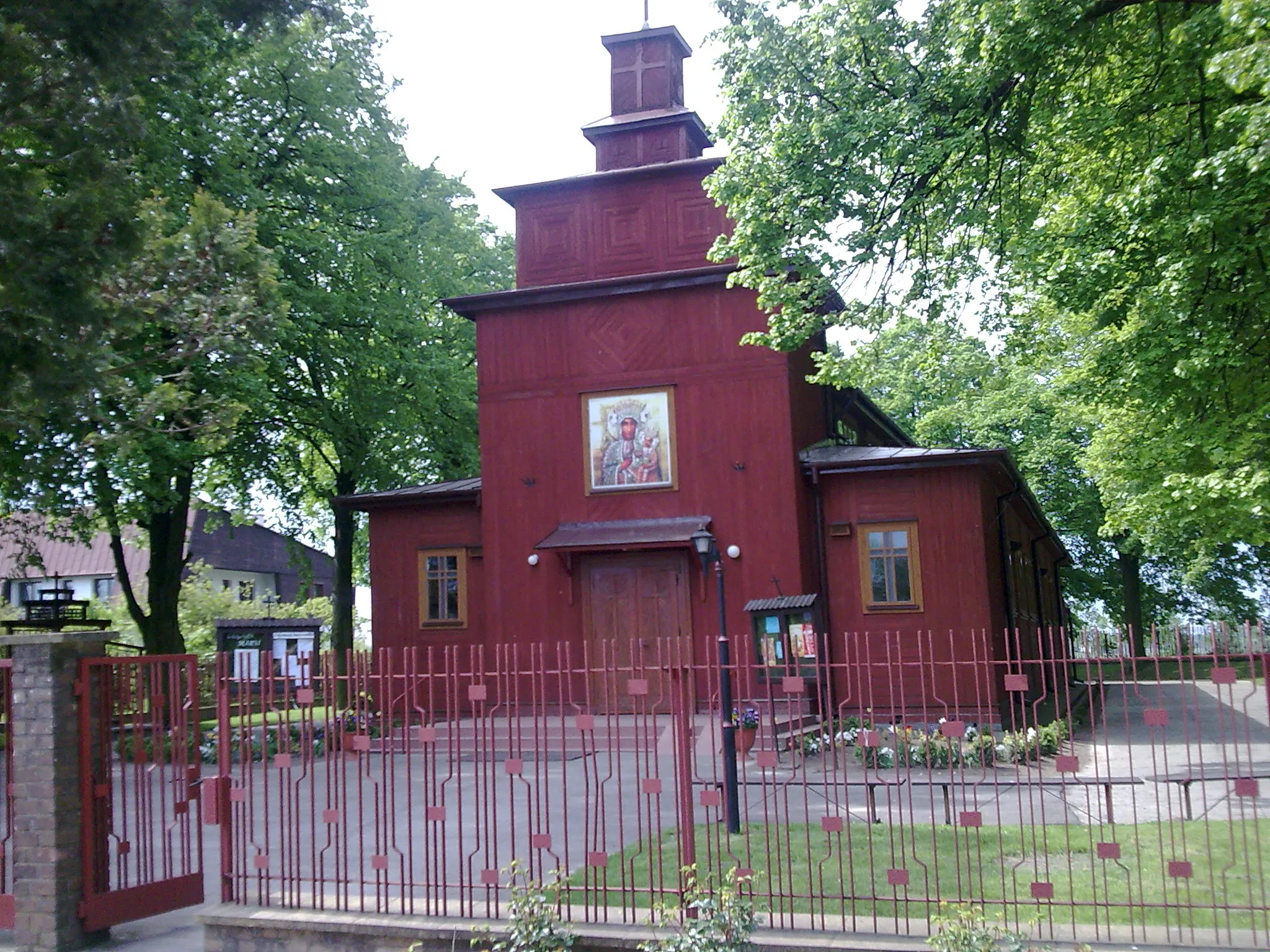 Photo showing: Kościół Najświętszej Maryi Panny Królowej Polski w Jastkowie