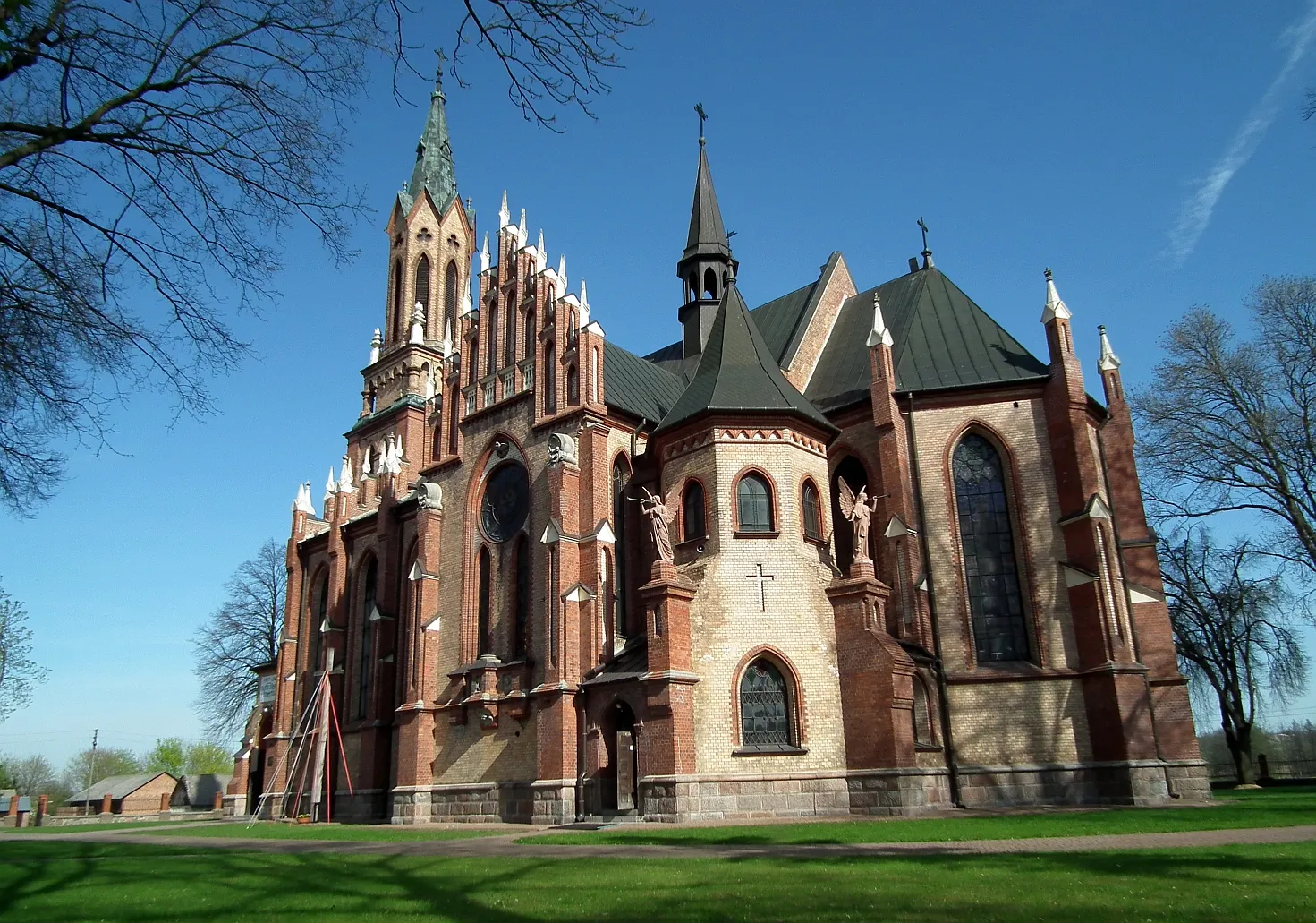 Photo showing: Boby-Wieś - kościół parafialny pw. Najświętszego Serca Pana Jezusa. Cmentarz przykościelny Ogrodzenie (zabytek nr rejestr. A/962 z 15.05.1988)