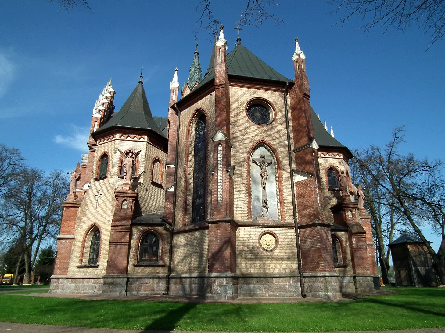 Photo showing: Boby-Wieś - kościół parafialny pw. Najświętszego Serca Pana Jezusa. Cmentarz przykościelny Ogrodzenie (zabytek nr rejestr. A/962 z 15.05.1988)