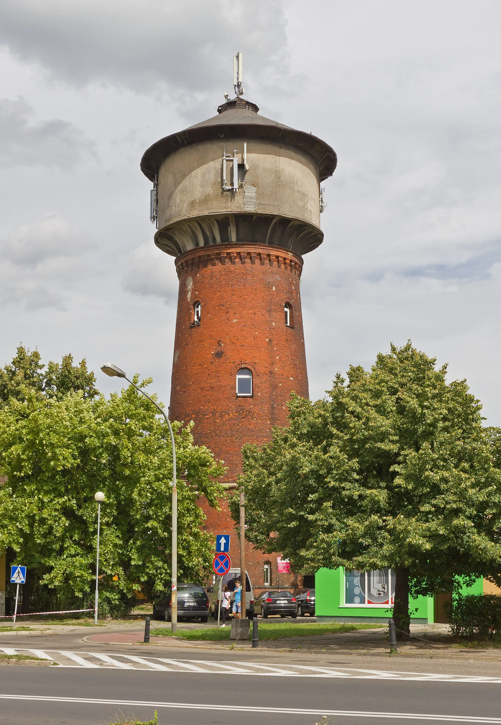 Photo showing: Water tower near the train station of Kostrzyn, Lubusz Voivodeship, Poland
