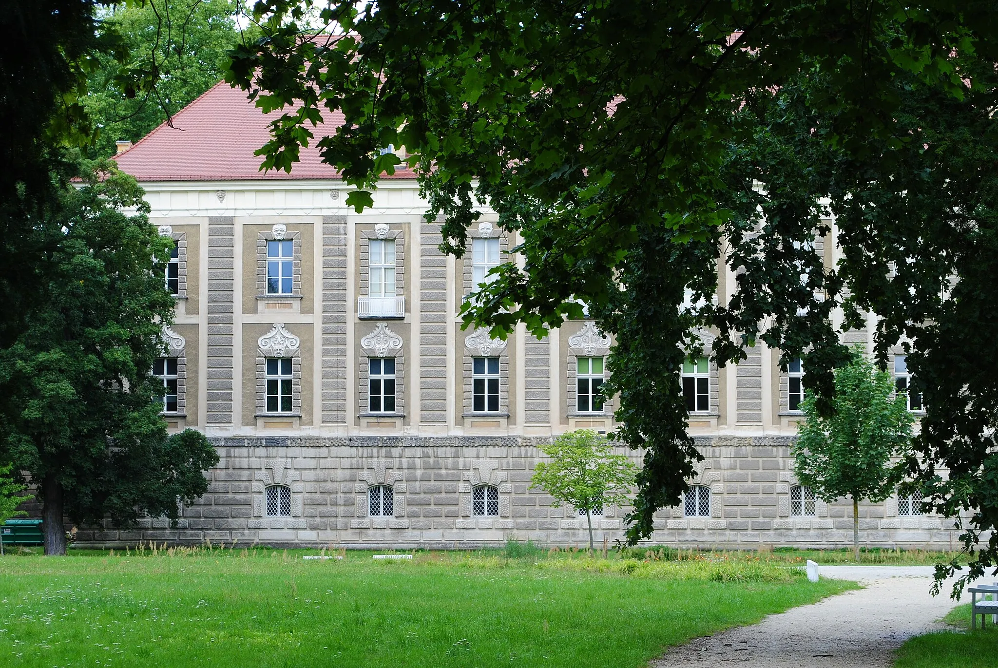 Photo showing: Żagań (woj. lubuskie). Zespół pałacowo-parkowy Lobkowitzów