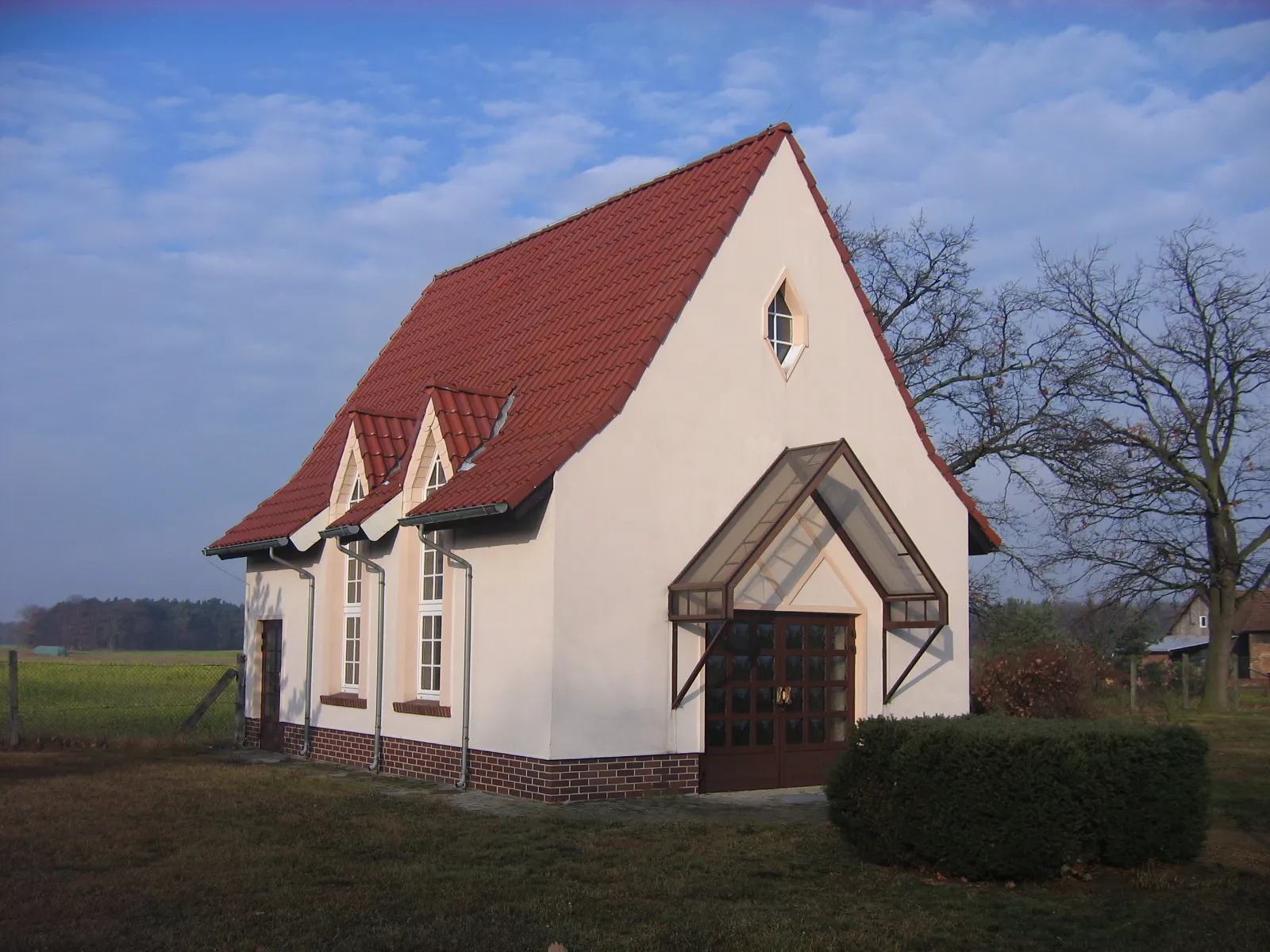 Photo showing: Kapelle auf dem Schlichower Friedhof