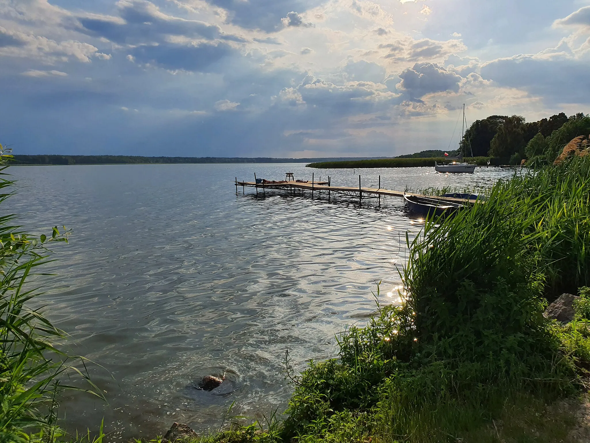 Photo showing: Zdjęcie wykonane nad brzegiem Jeziora Sławskiego w Lubogoszczy