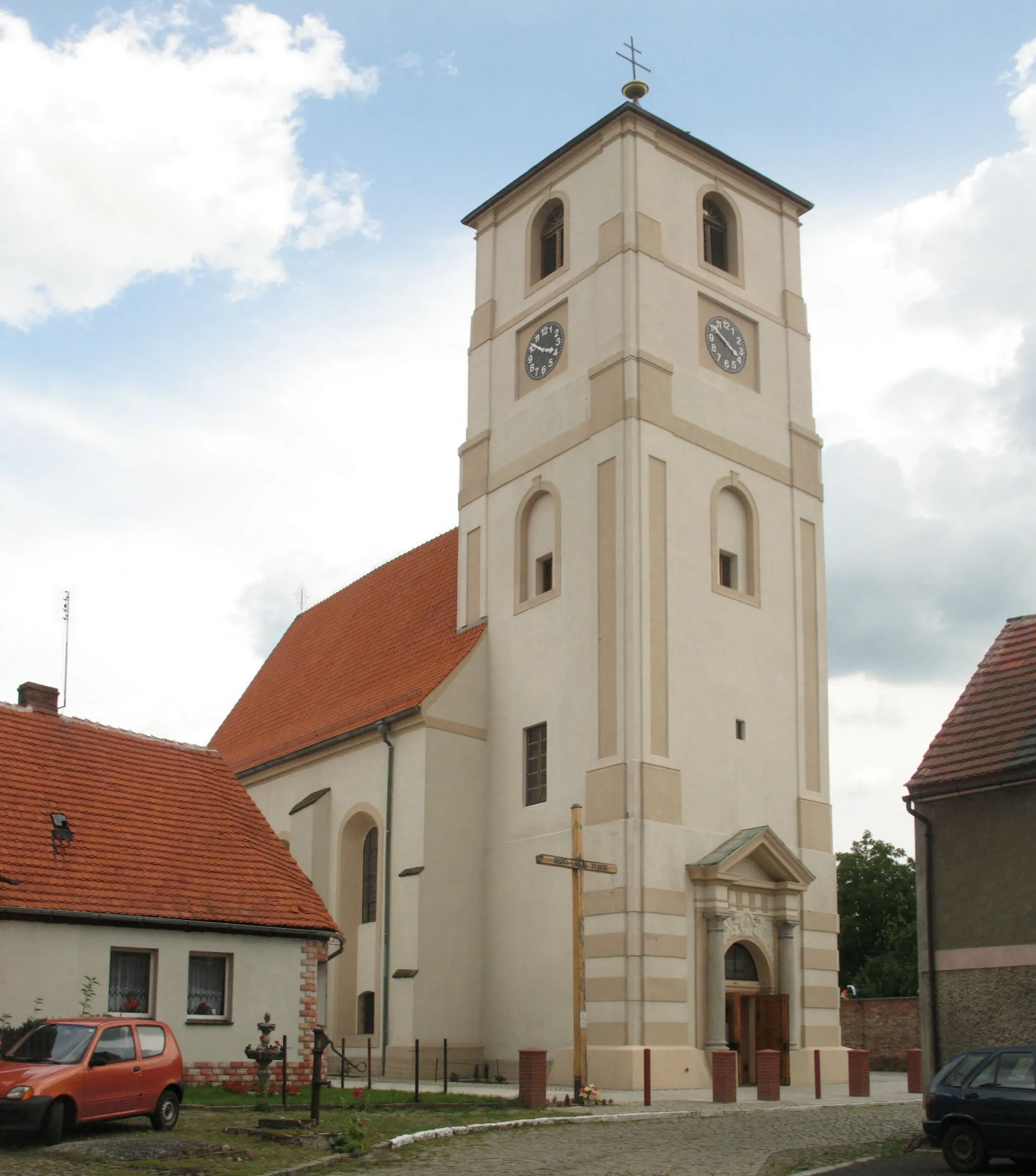 Photo showing: Otyń, Poland. The Catholic church