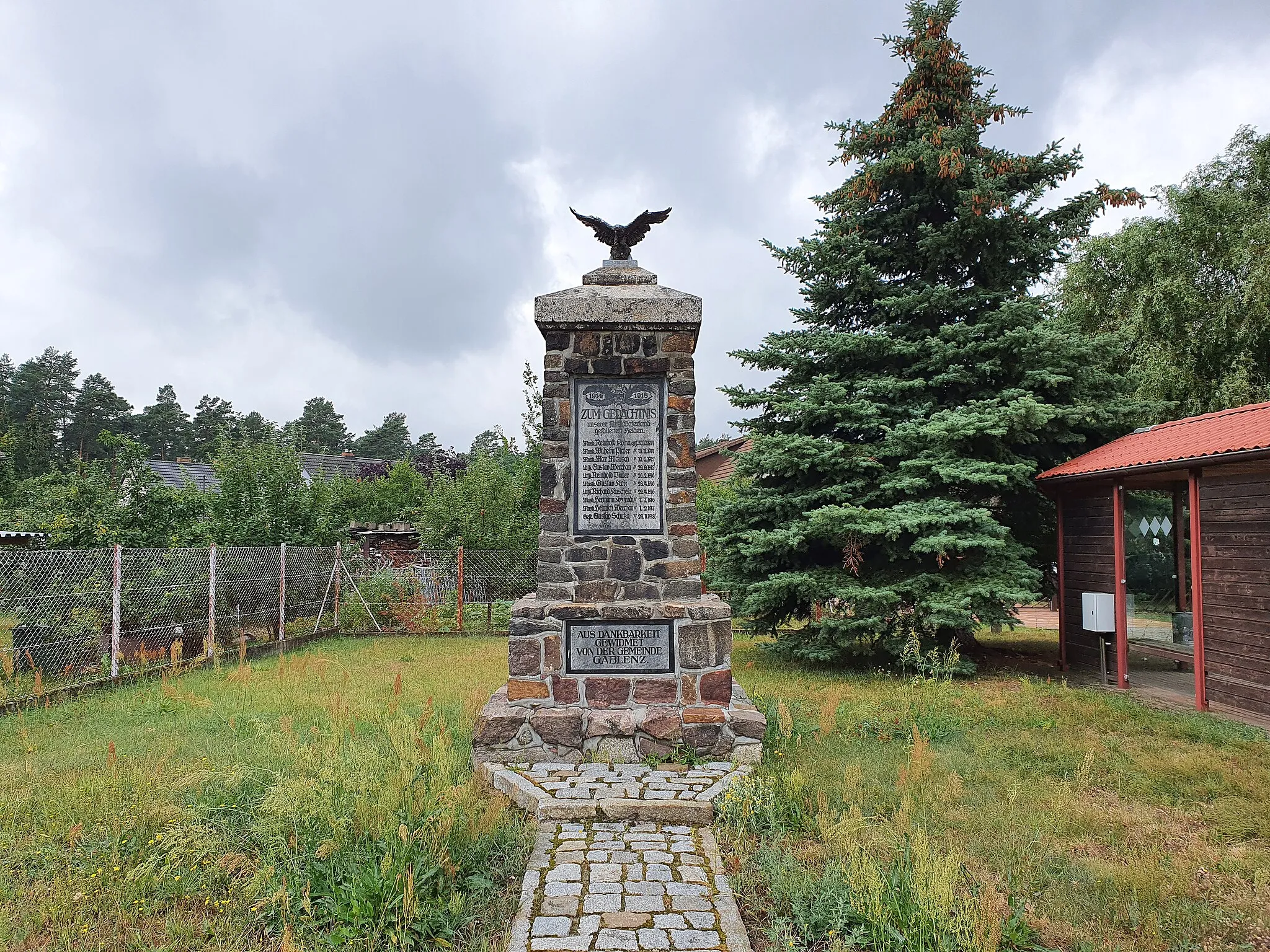 Photo showing: Gefallenendenkmal in Gablenz, einem Ortsteil der Gemeinde Neuhausen/Spree im Landkreis Spree-Neiße in Brandenburg.