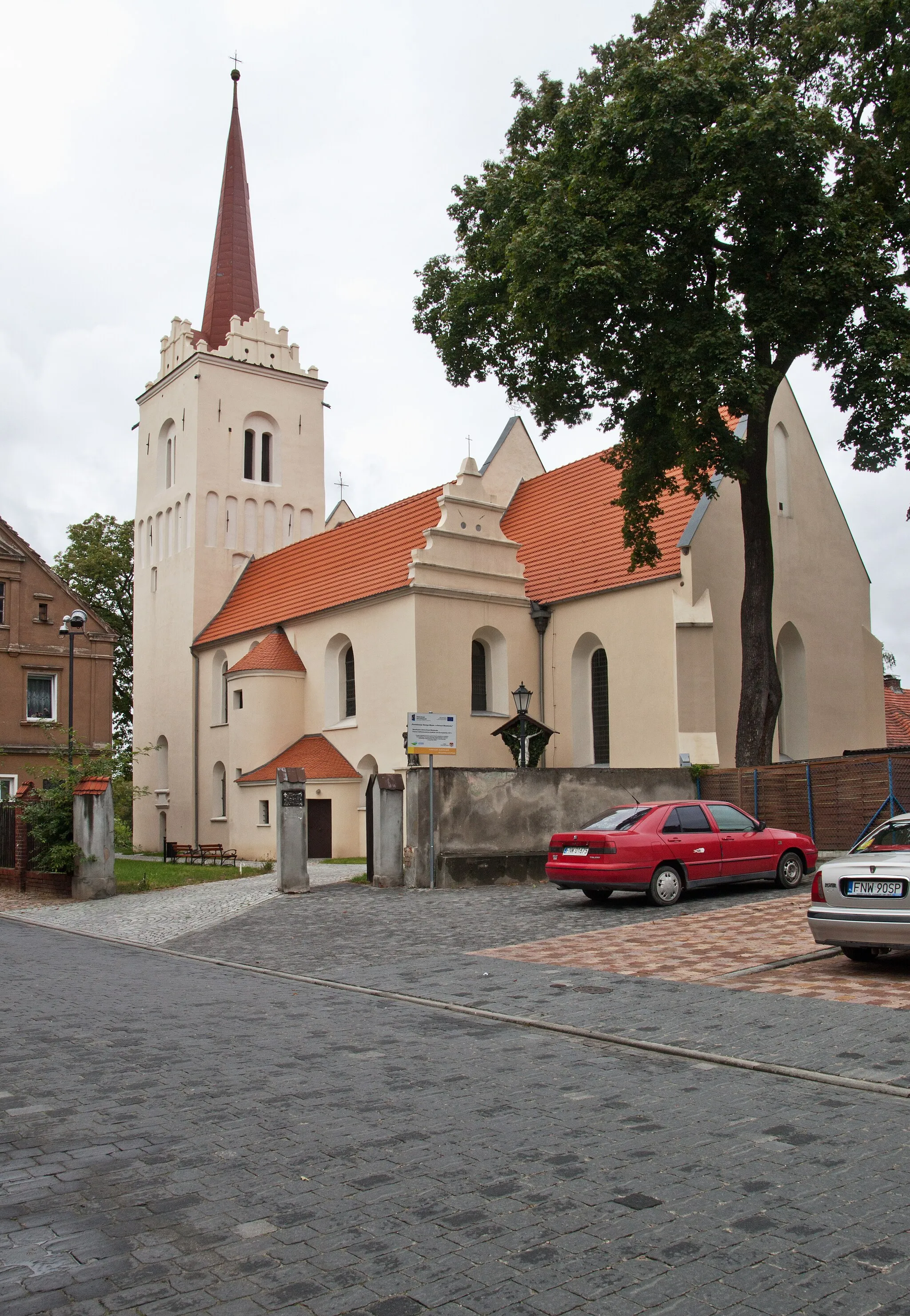 Photo showing: Nowe Miasteczko - kościół parafialny p.w. św. Marii Magdaleny, mur., XIV, XV/XVI w. (zabytek nr 17(205) z 31.05.1950)