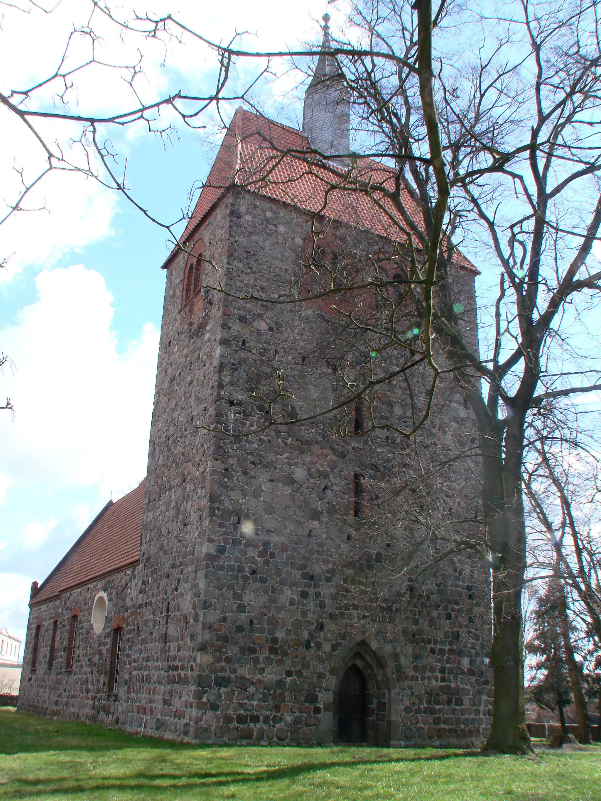 Photo showing: Arensdorf alte Wehrkirche