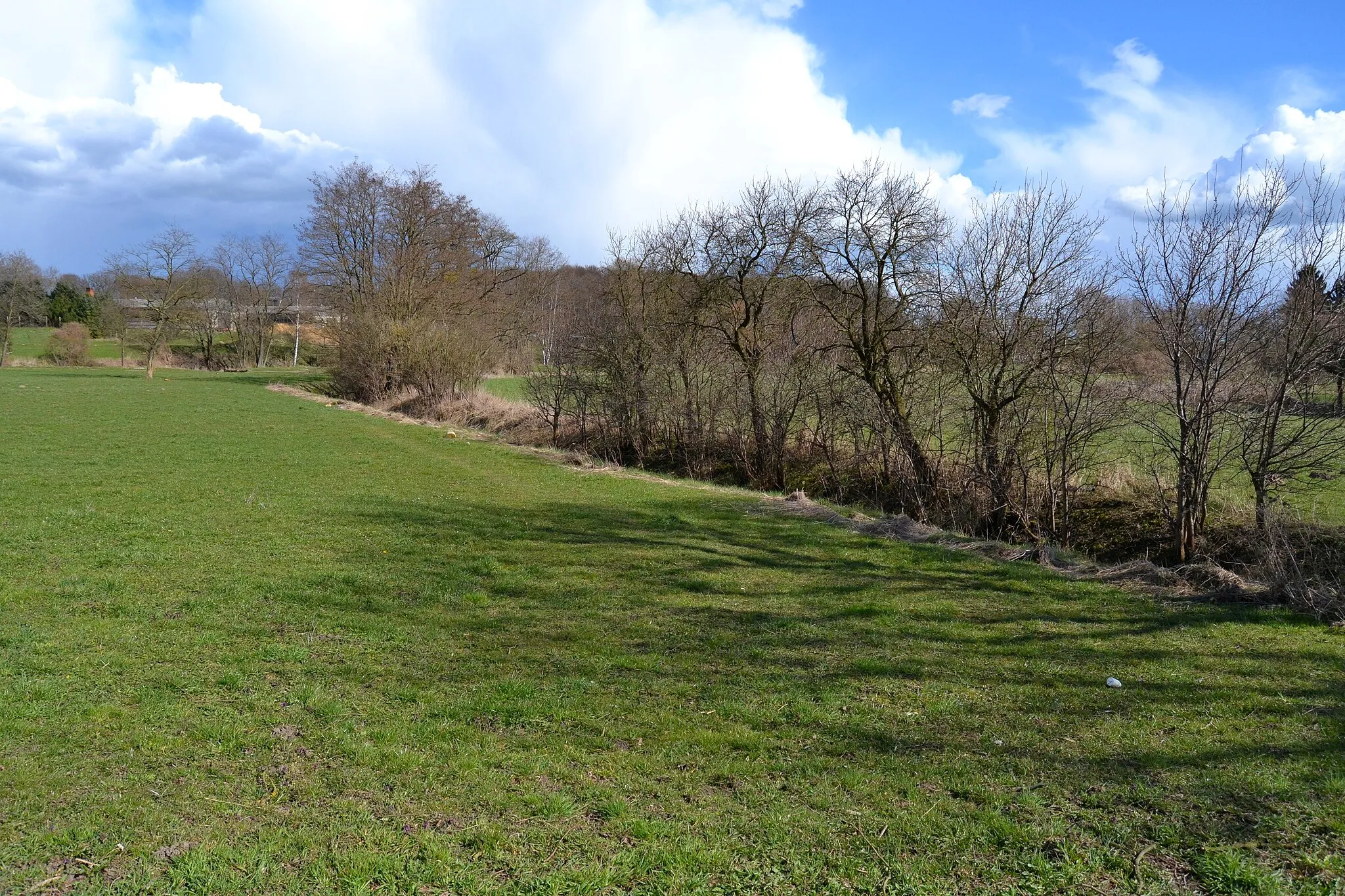 Photo showing: Graben bei Neuentempel, Gemeinde Vierlinden, Teil des Landschaftsschutzgebietes "Seenkette des Platkower Mühlenfließes / Heidelandschaft Worin".