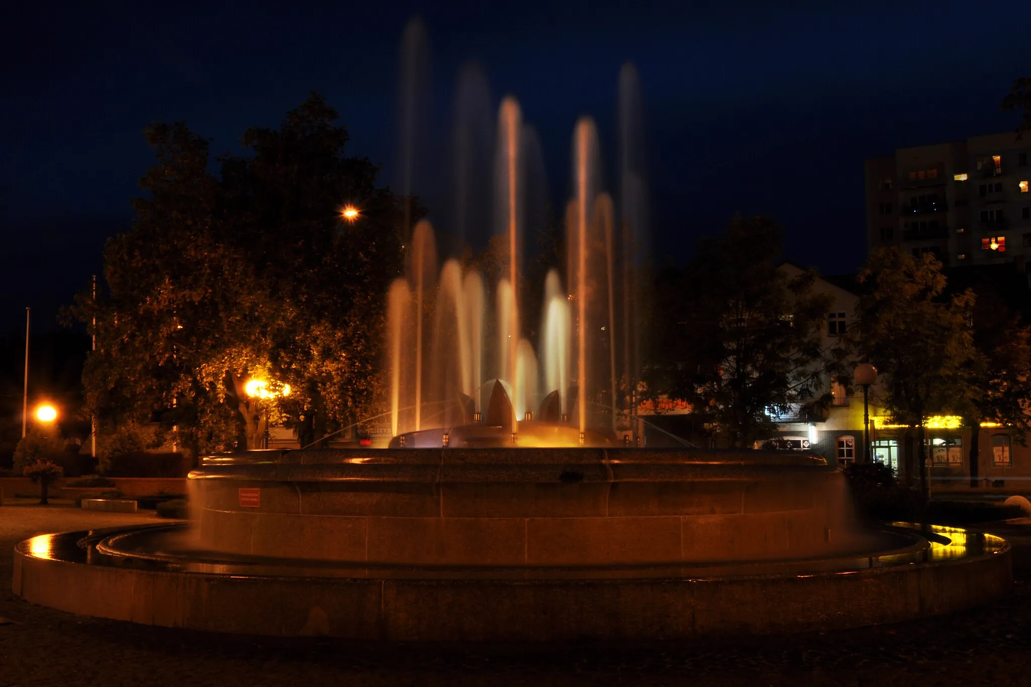 Photo showing: The fountain located in center of Słubice (Poland), about Plac Przyjaźni street.