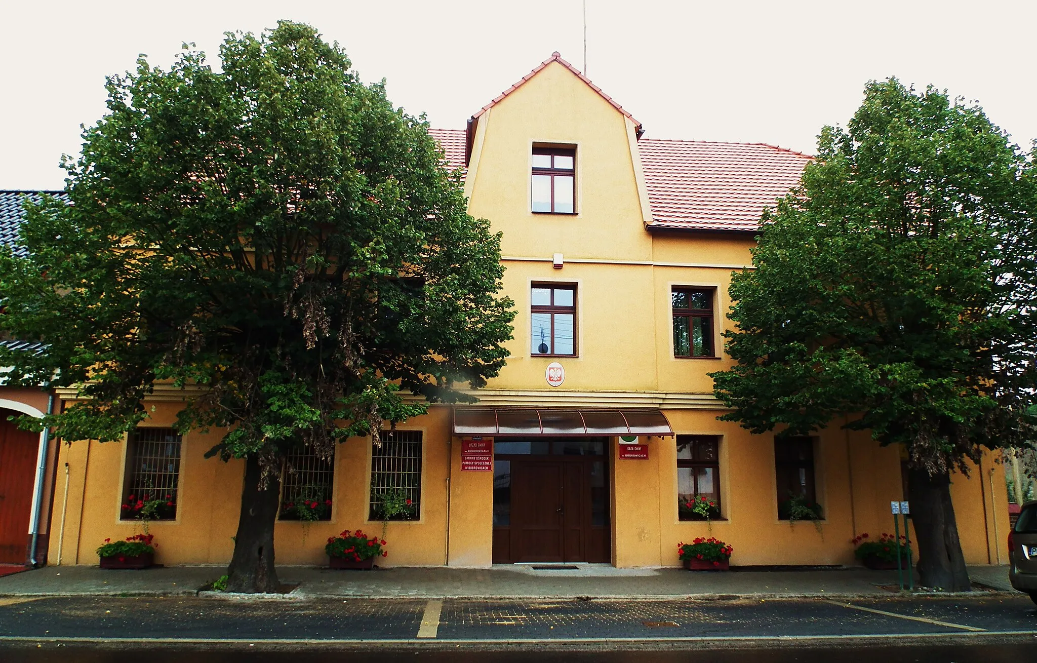 Photo showing: Urząd Gminy - Bobrowice.