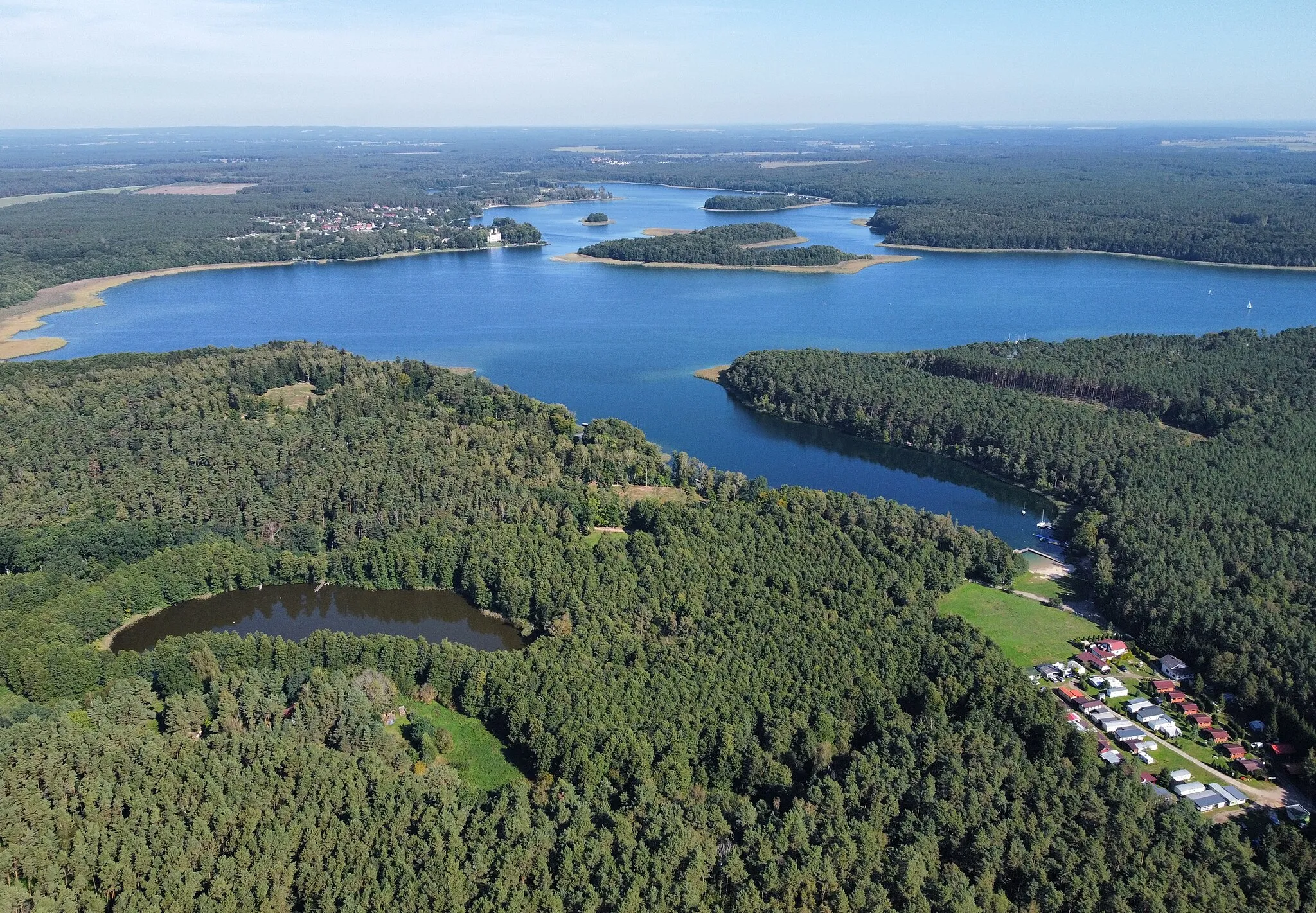 Photo showing: Jezioro Niesłysz widziane z powietrza od południowego zachodu