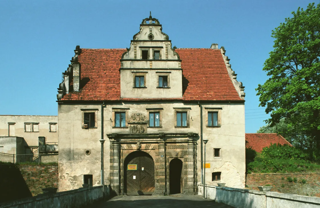 Photo showing: Siedlisko, budynek bramny