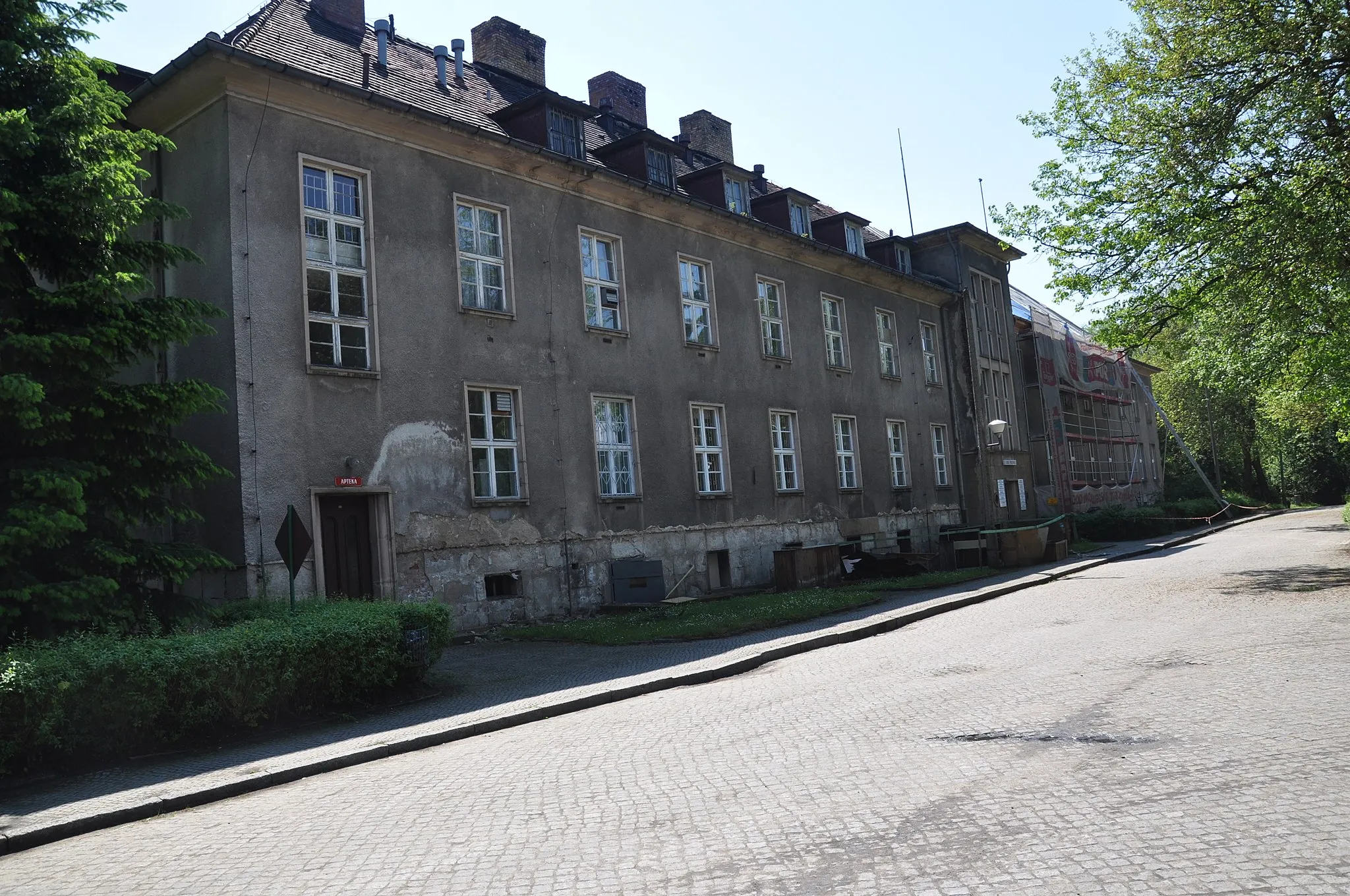 Photo showing: Dawne koszary w Torzymiu