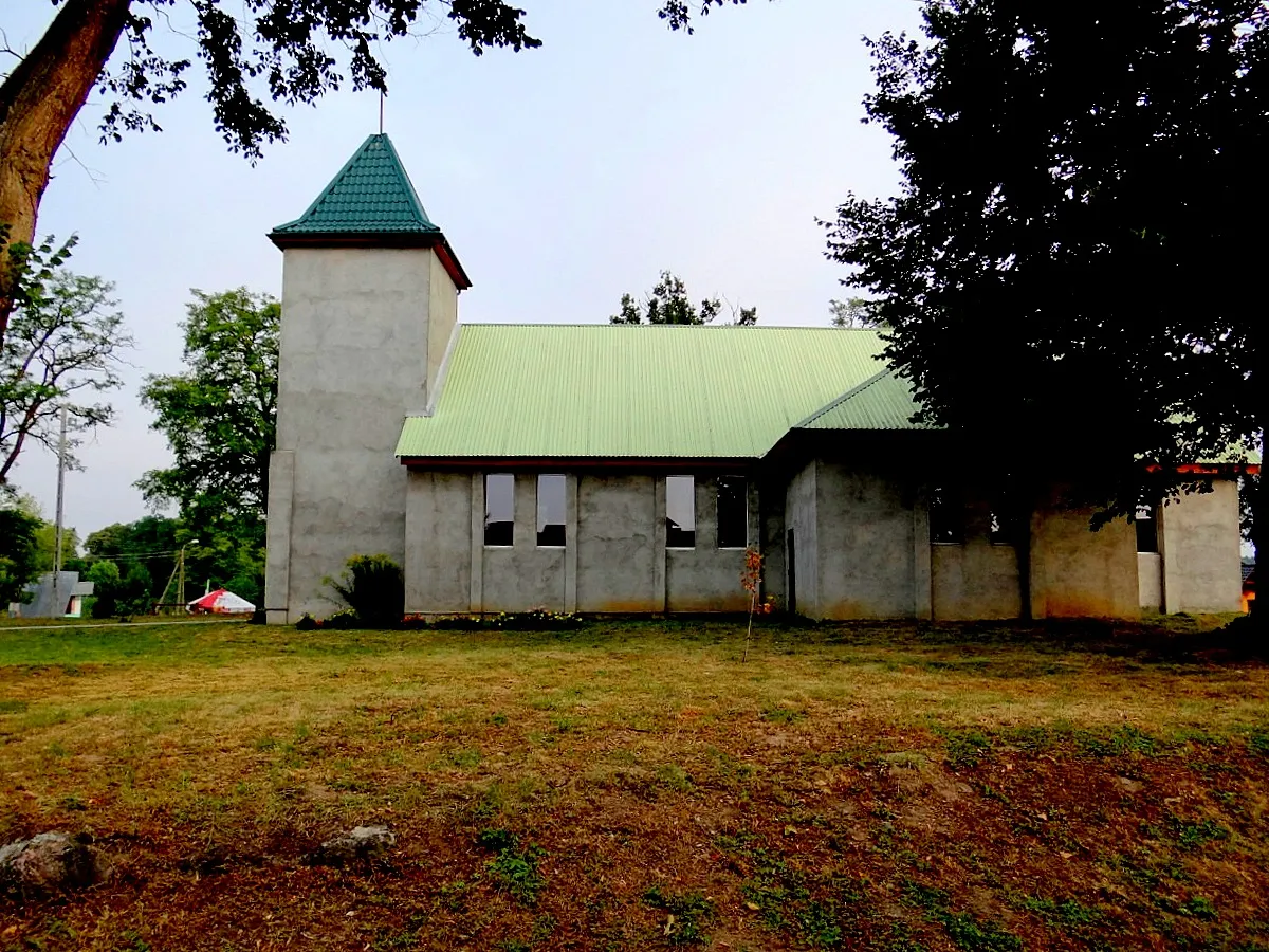 Photo showing: Starków. Współczesny kościół na miejscu gotyckiego z XV w.