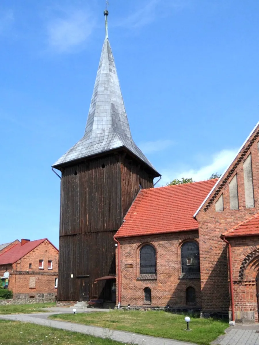 Photo showing: Sieniawa. Kościół Narodzenia NMP XIX w z wieżą z 1740 r.