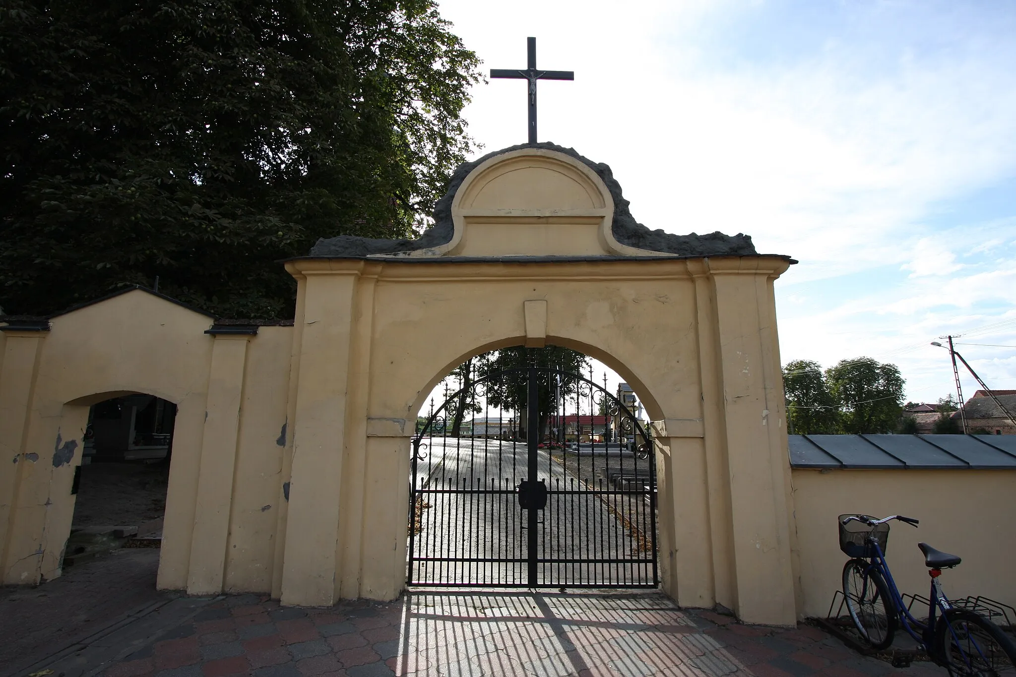 Photo showing: Siedlec, bramka na cmentarz kościelny, mur., poł. XVIII