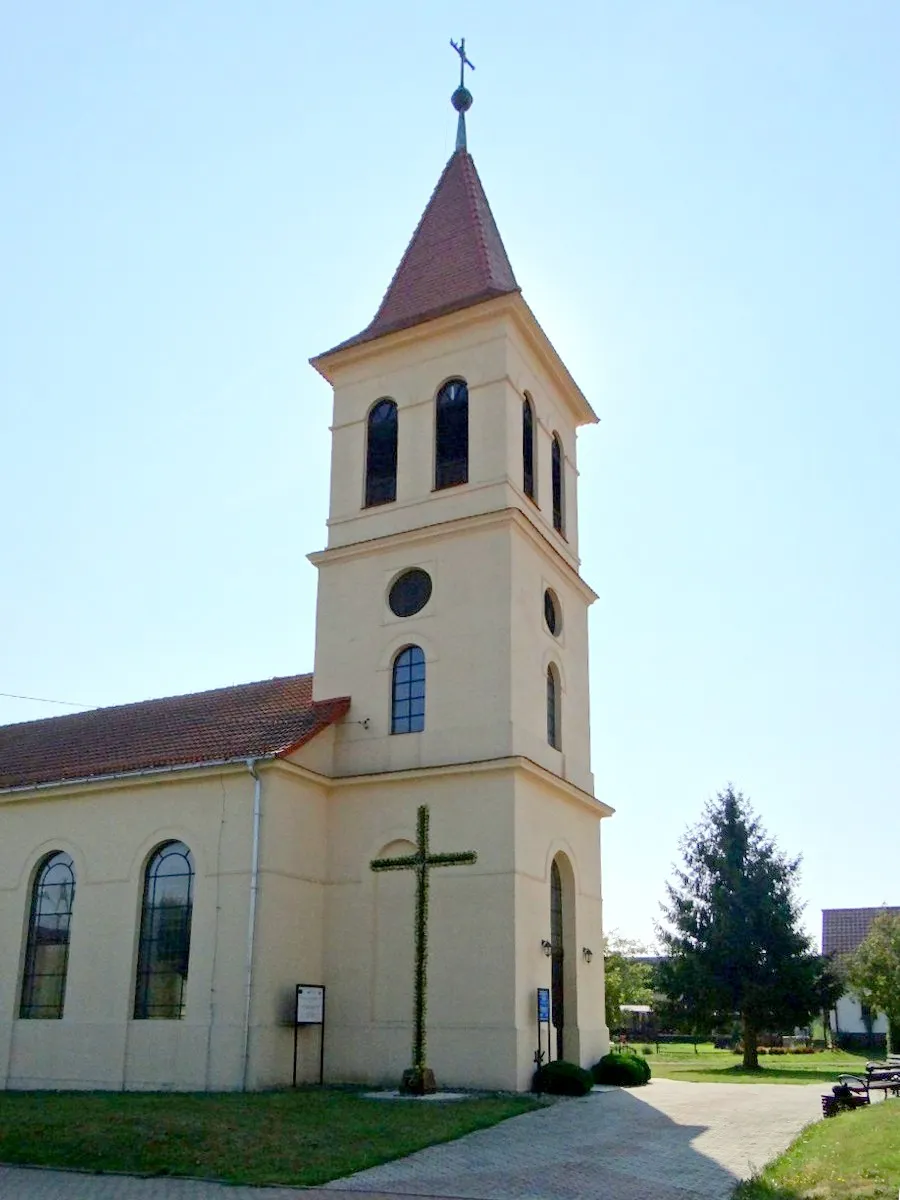 Photo showing: Łochowice - Kościół Chrystusa Króla