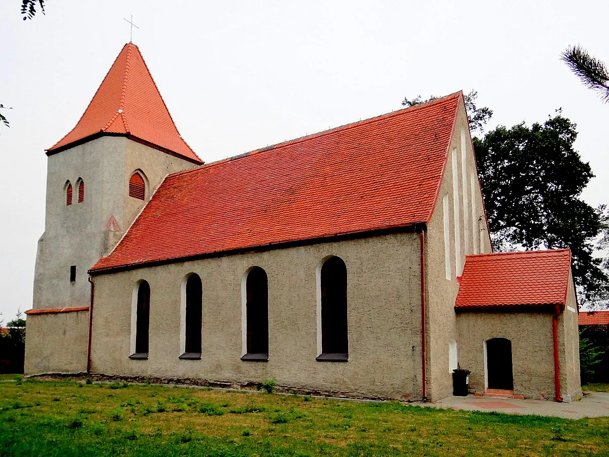 Photo showing: Golice. Kościół Podwyższenia Krzyża Świętego XV w.