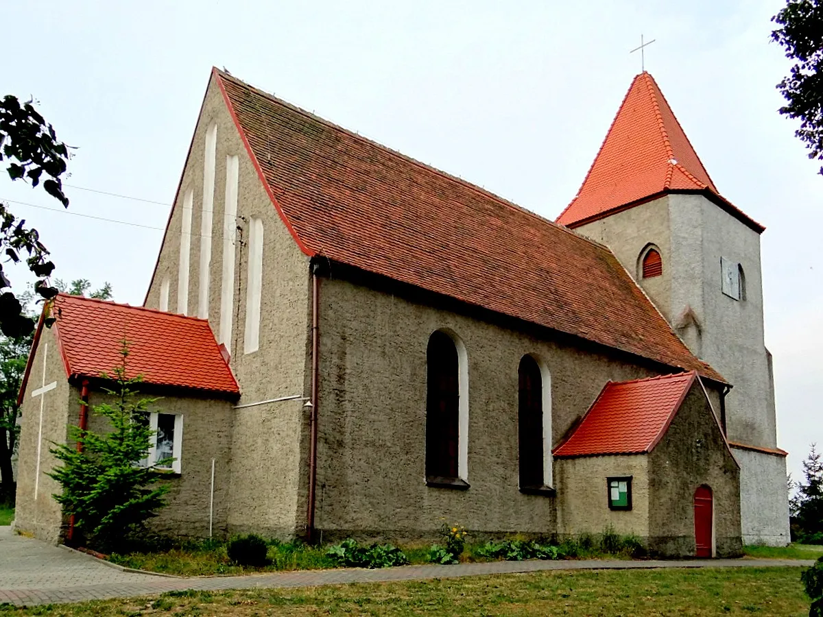 Photo showing: Golice. Kościół Podwyższenia Krzyża Świętego XV w.