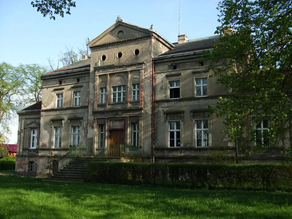 Photo showing: pałac w Dąbrówce Małej