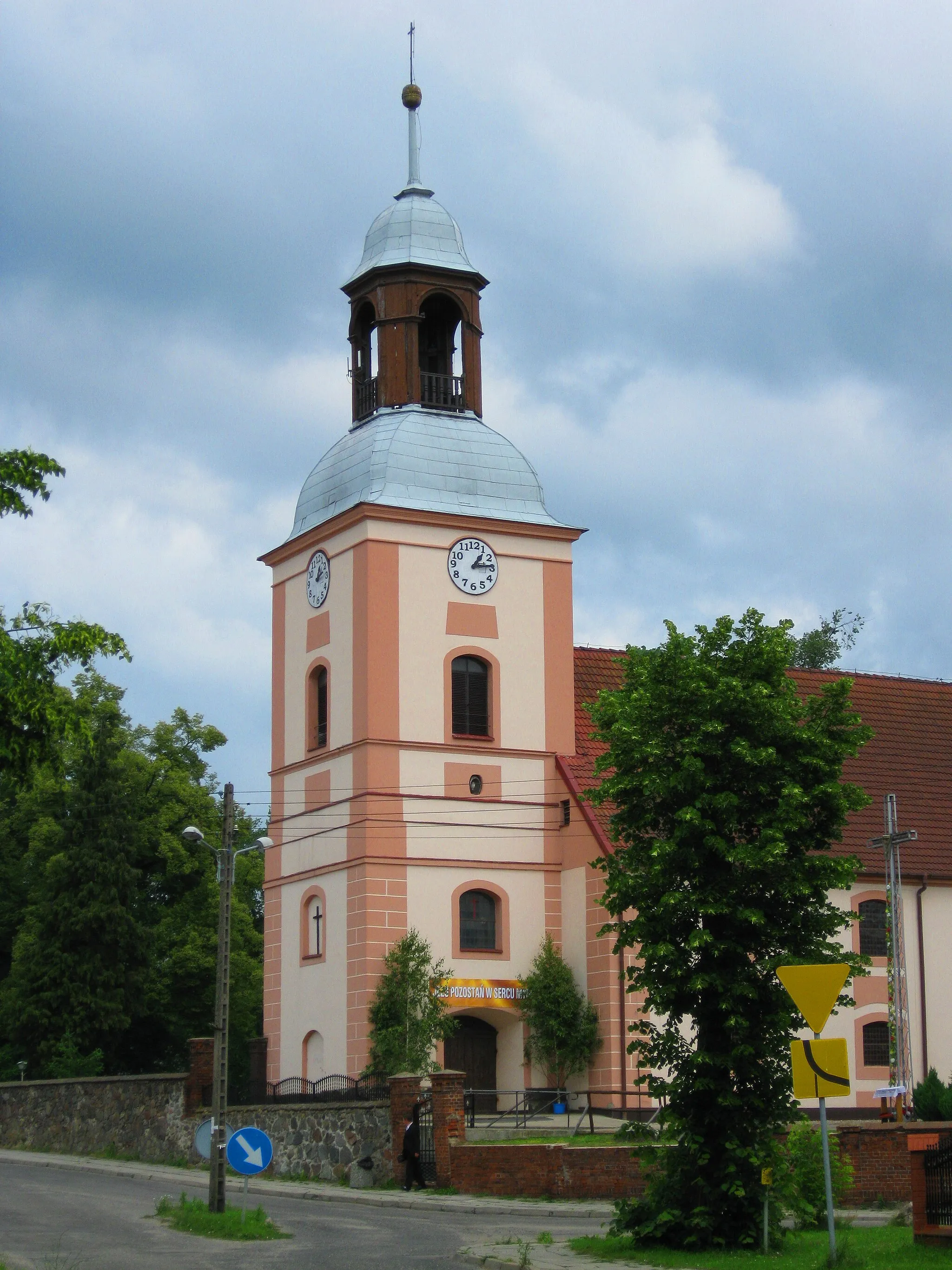 Photo showing: Roman Catholic church in Cybinka, Poland