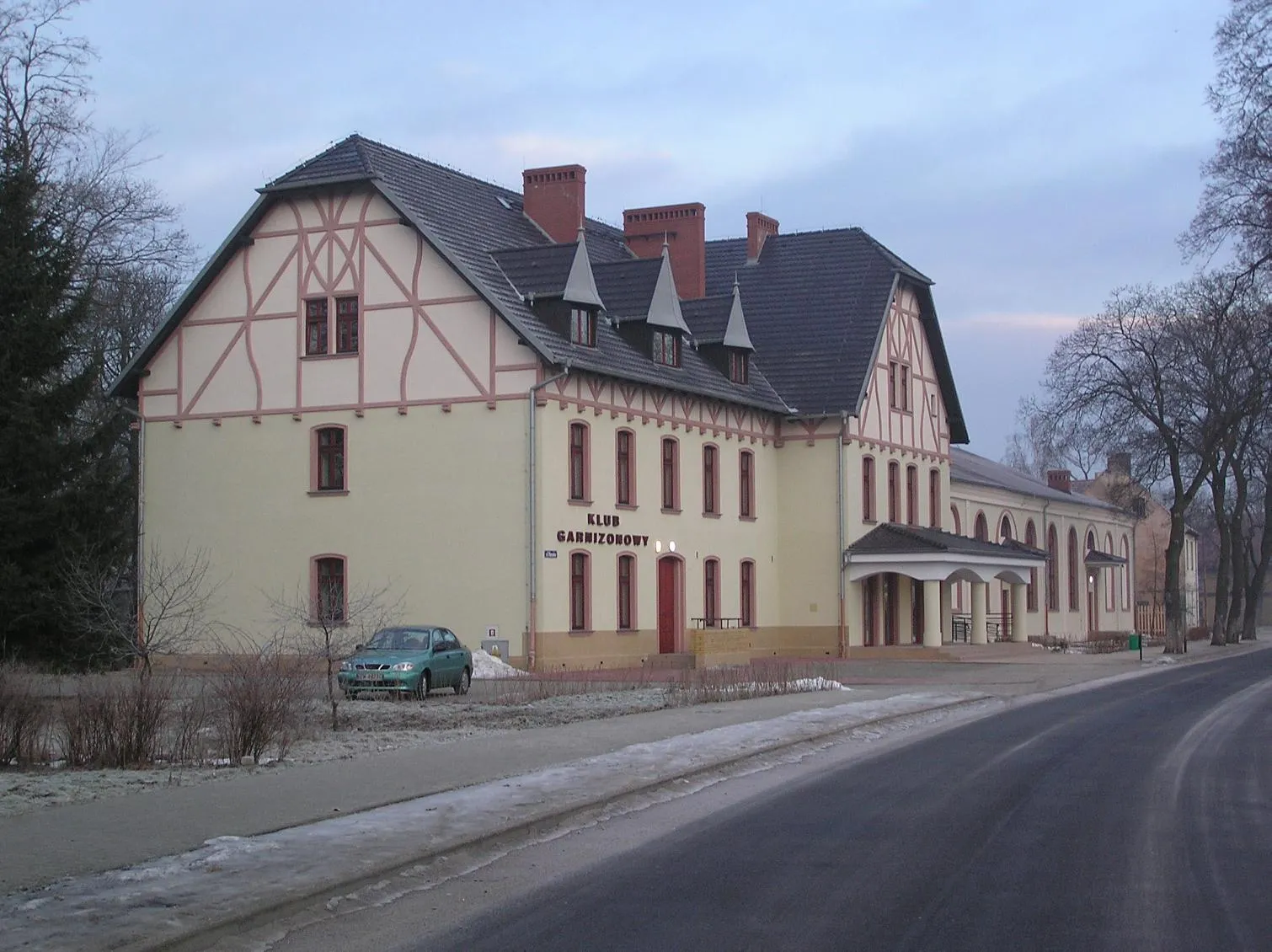 Photo showing: Świętoszów - Klub garnizonowy, dawny hotel "Kaiser-Hof" wzniesiony w 1915 r.