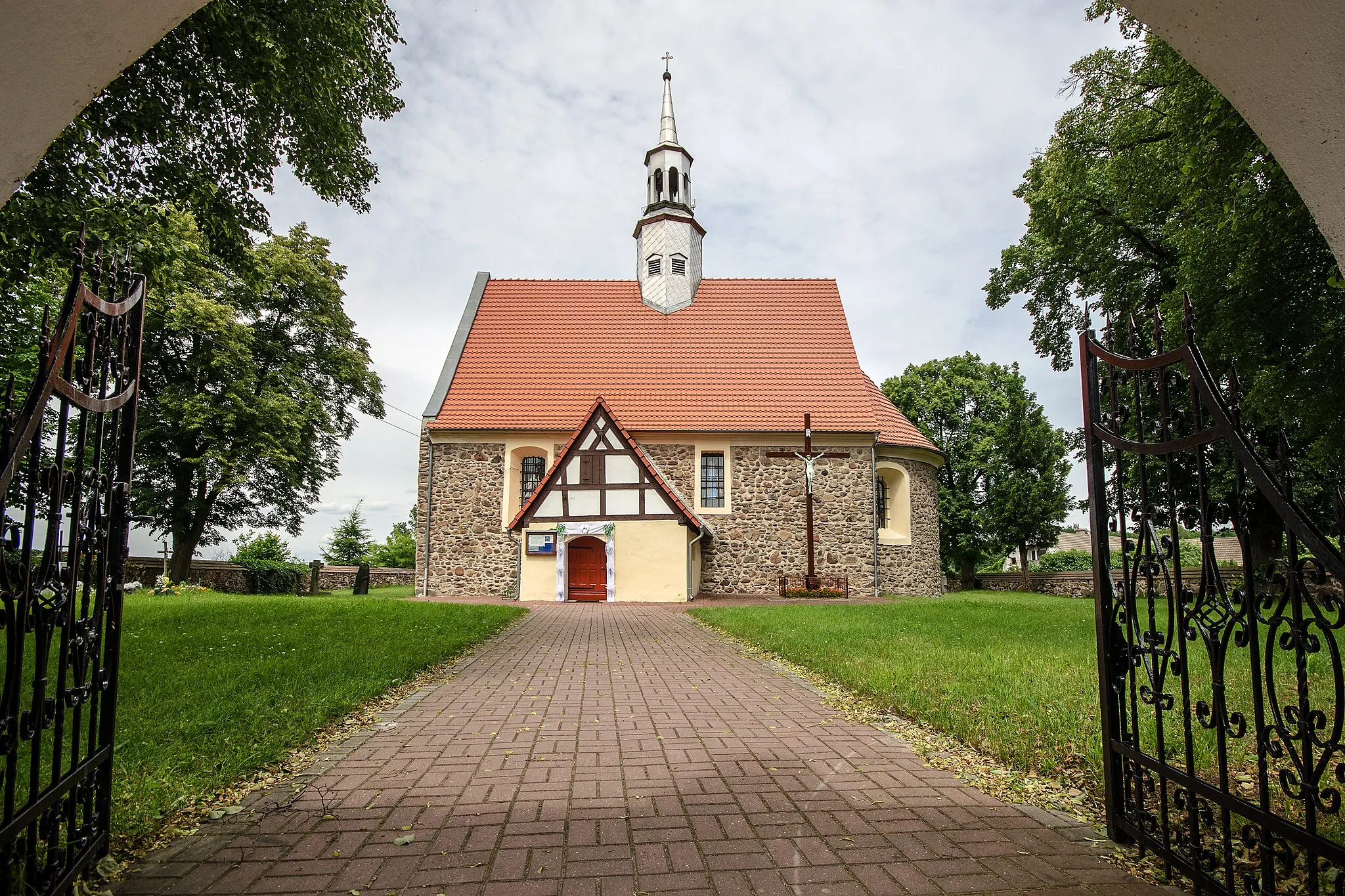 Photo showing: Stary Żagań - dawny kościół św. Wincentego, obecnie parafialny p.w. NMP Królowej Polski, XIII, XV, XIX