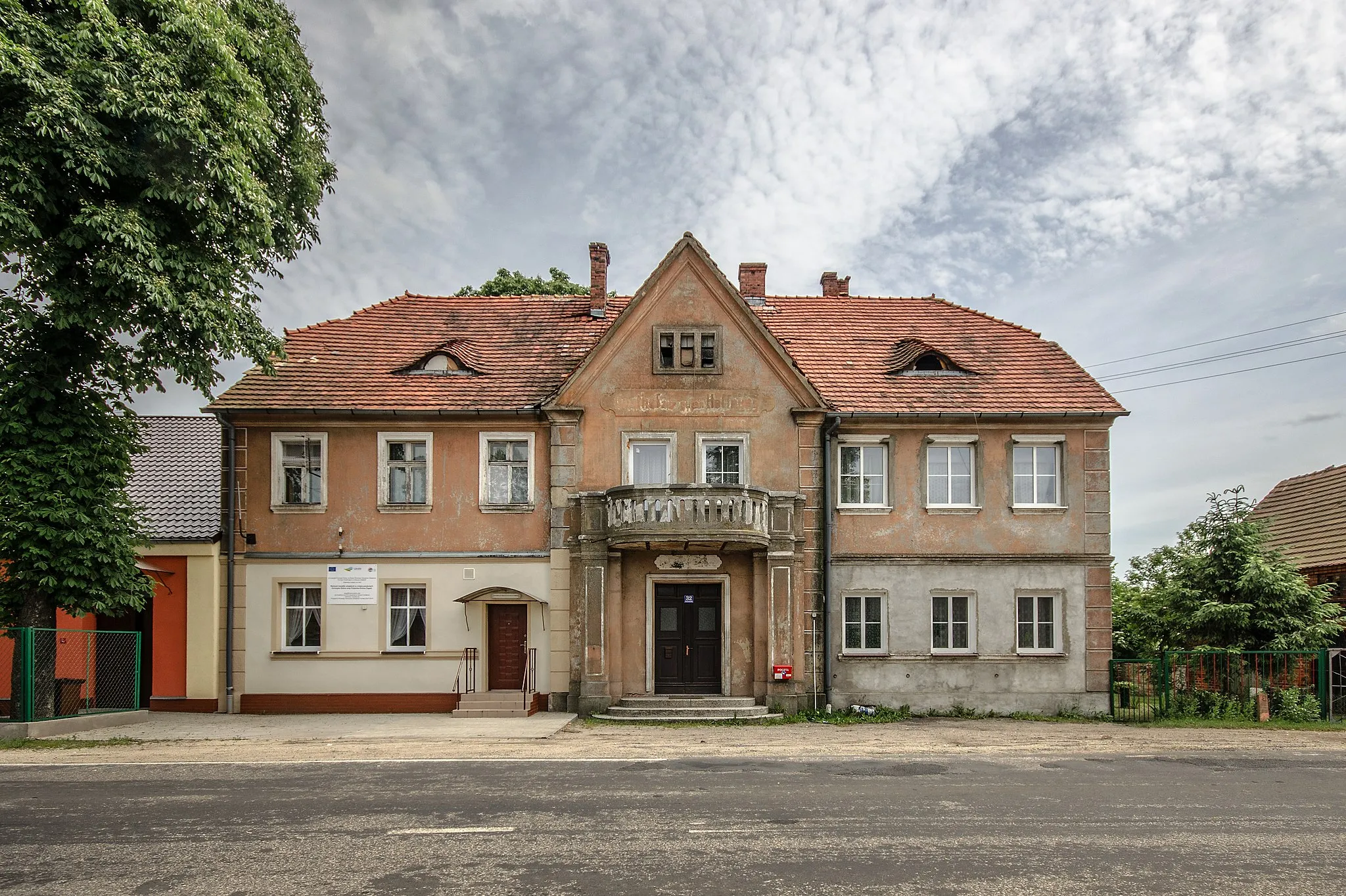 Photo showing: Dom nr 32 w Pożarowie, woj. lubuskie, pow. żagański, gm. Żagań