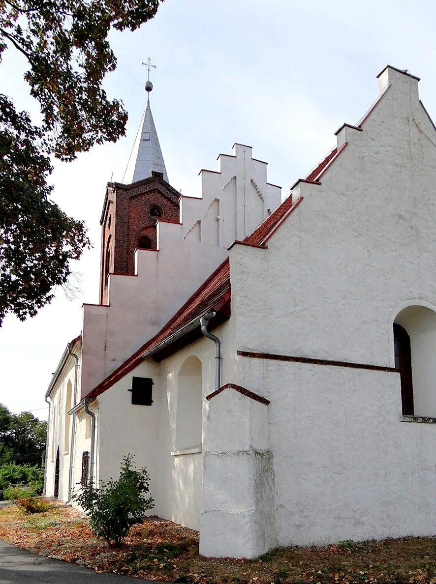 Photo showing: Olbrachtów - Gotycki kościół pw. św. Michała Archanioła