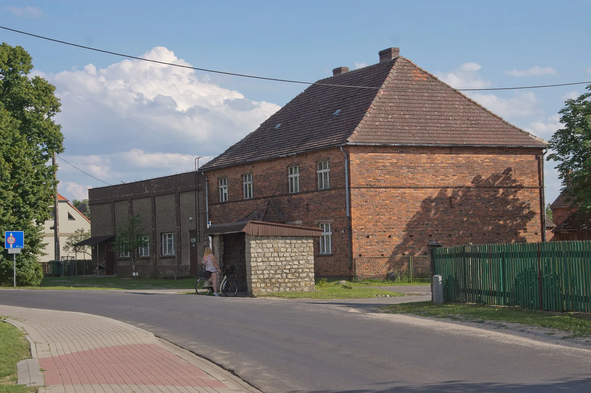 Photo showing: Grochowice, centrum wsi