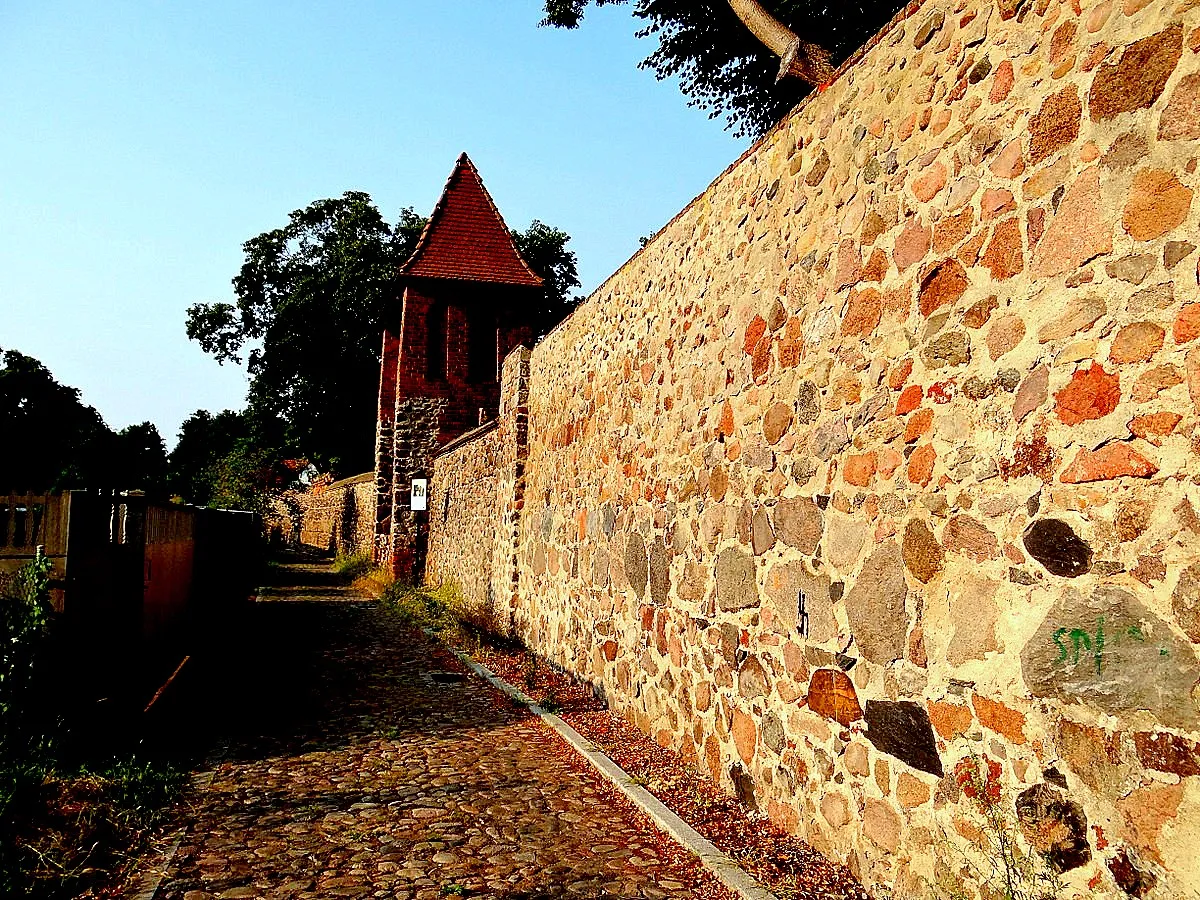 Photo showing: Ośno Lubuskie. Mury XIV/XV w.