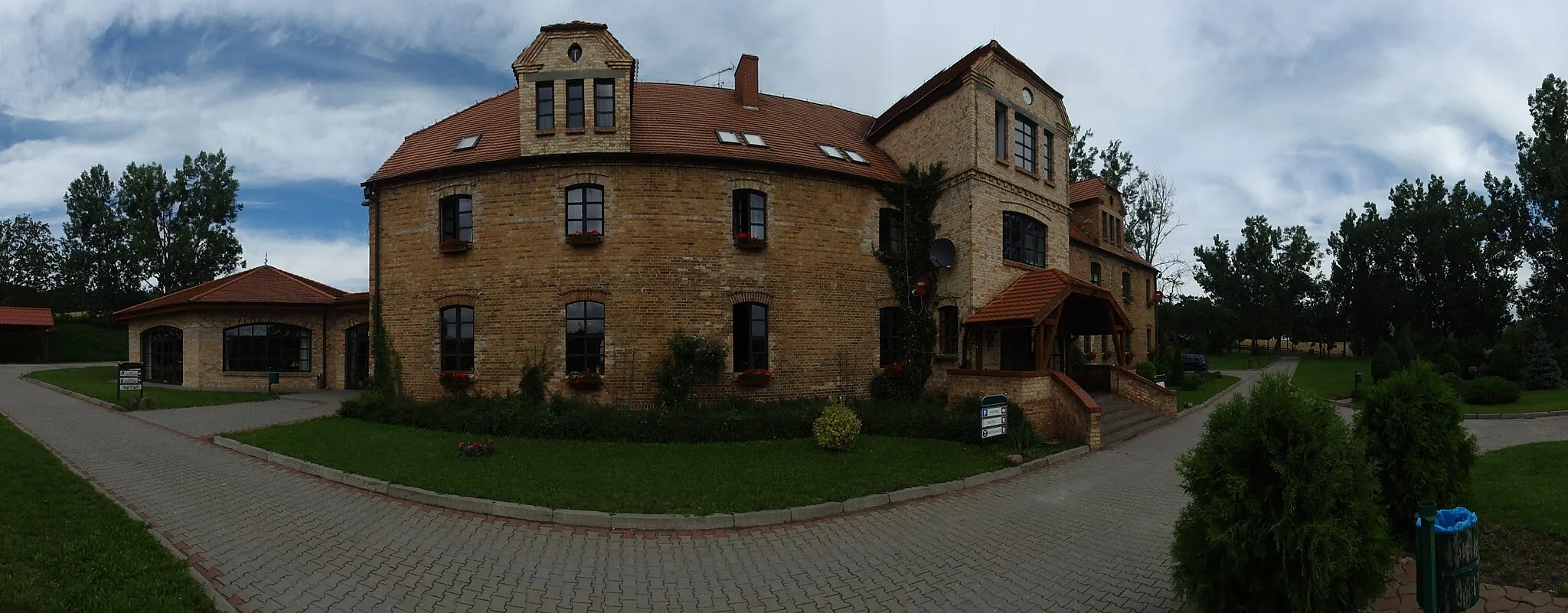 Photo showing: Pszczew, Polen, Hotel