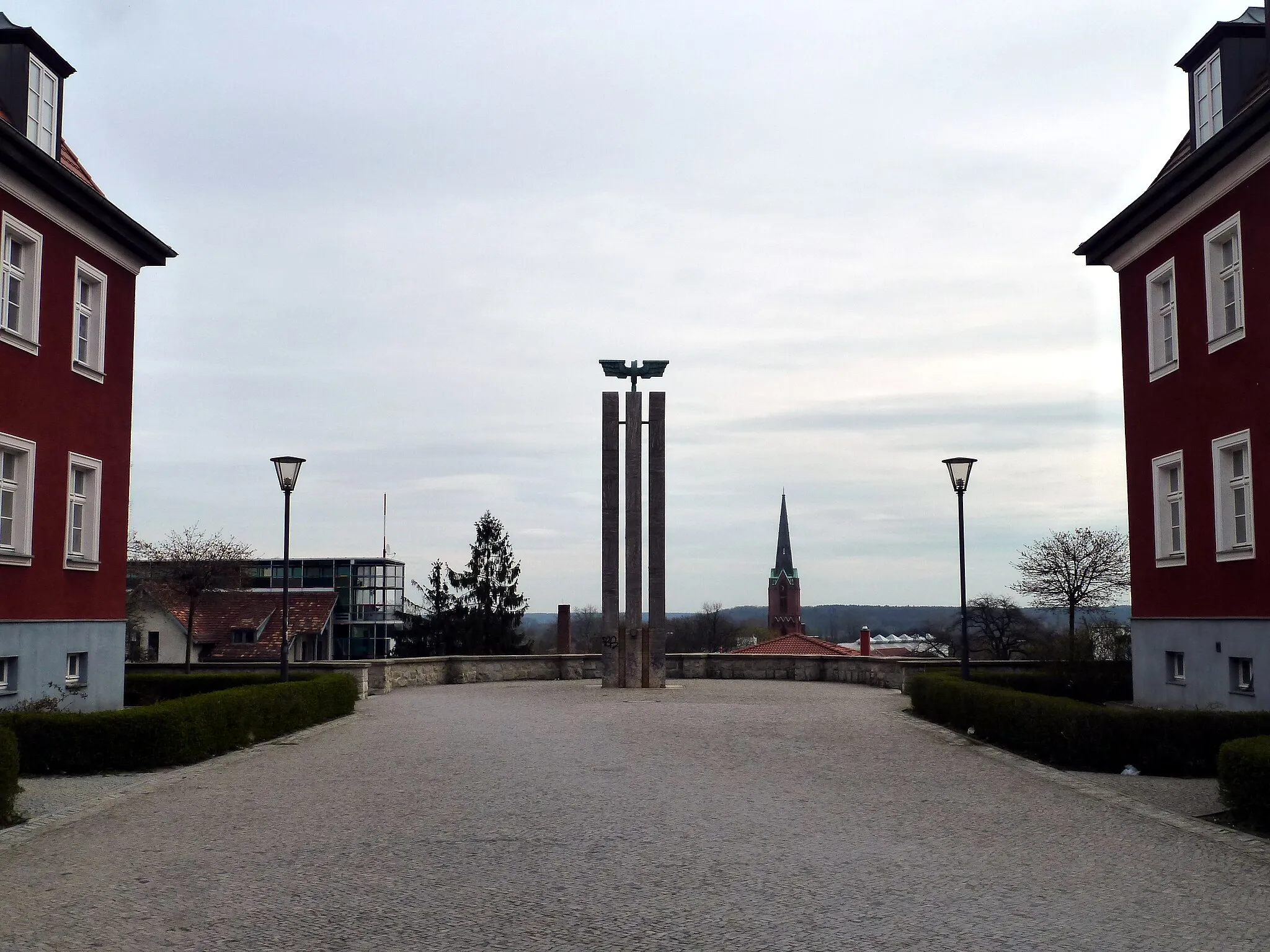 Photo showing: Frankfurt (Oder), denkmalgeschützte Siedlung Kiliansberg mit Denkmal für gefallene Eisenbahner