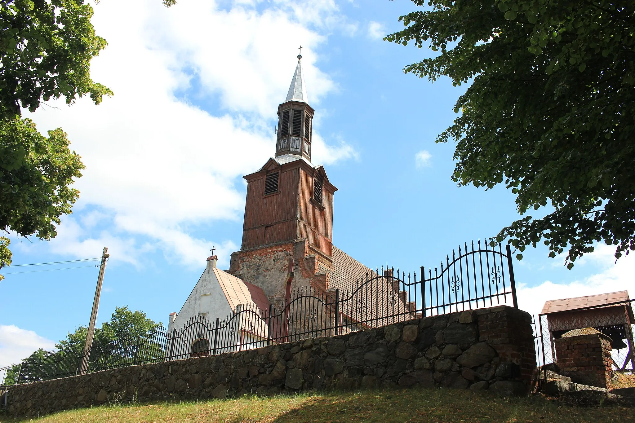 Photo showing: Kirche in Kłosów (Klossow), Gemeinde Mieszkowice, Polen.
