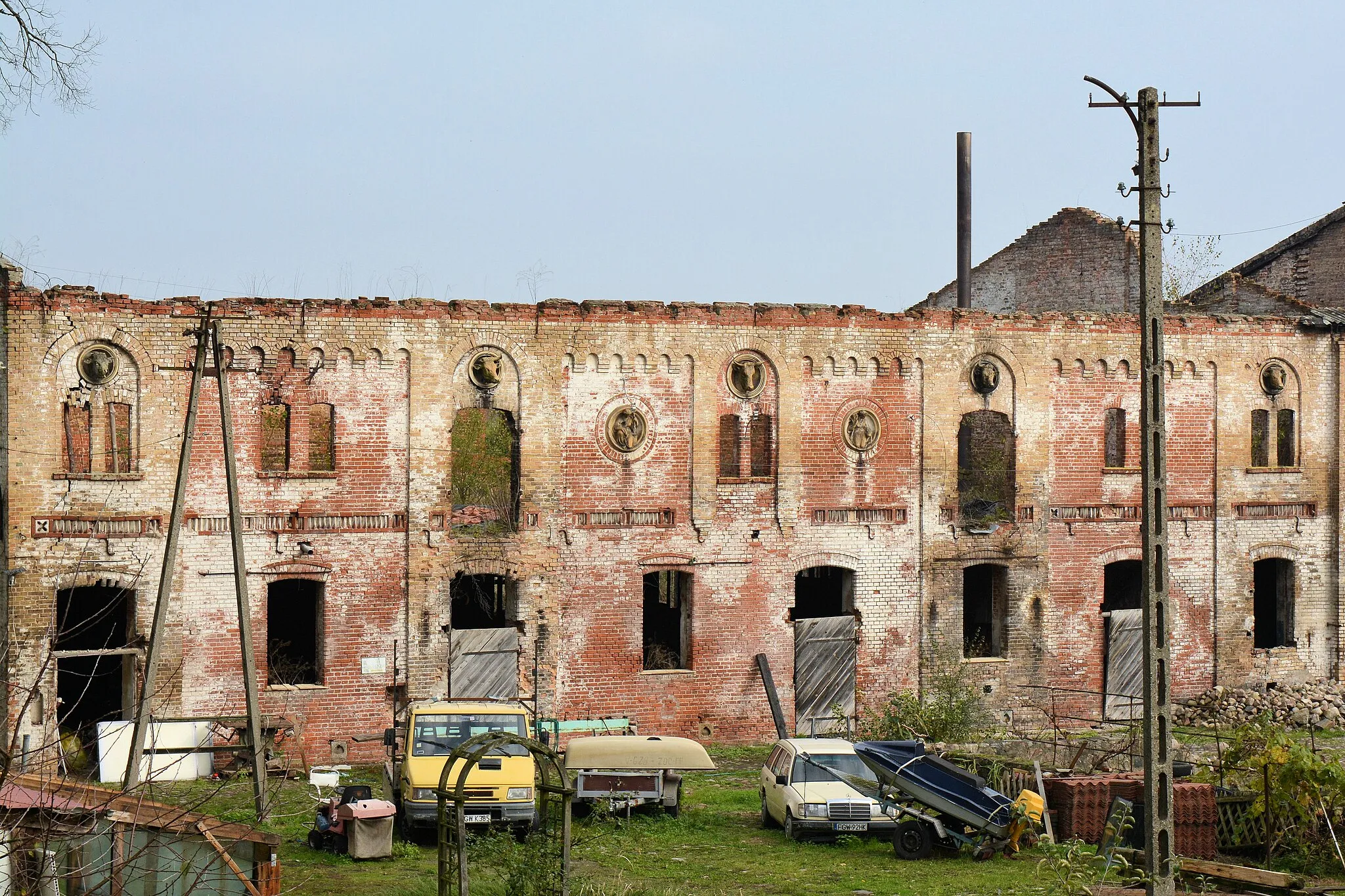 Photo showing: Dąbroszyn - folwark