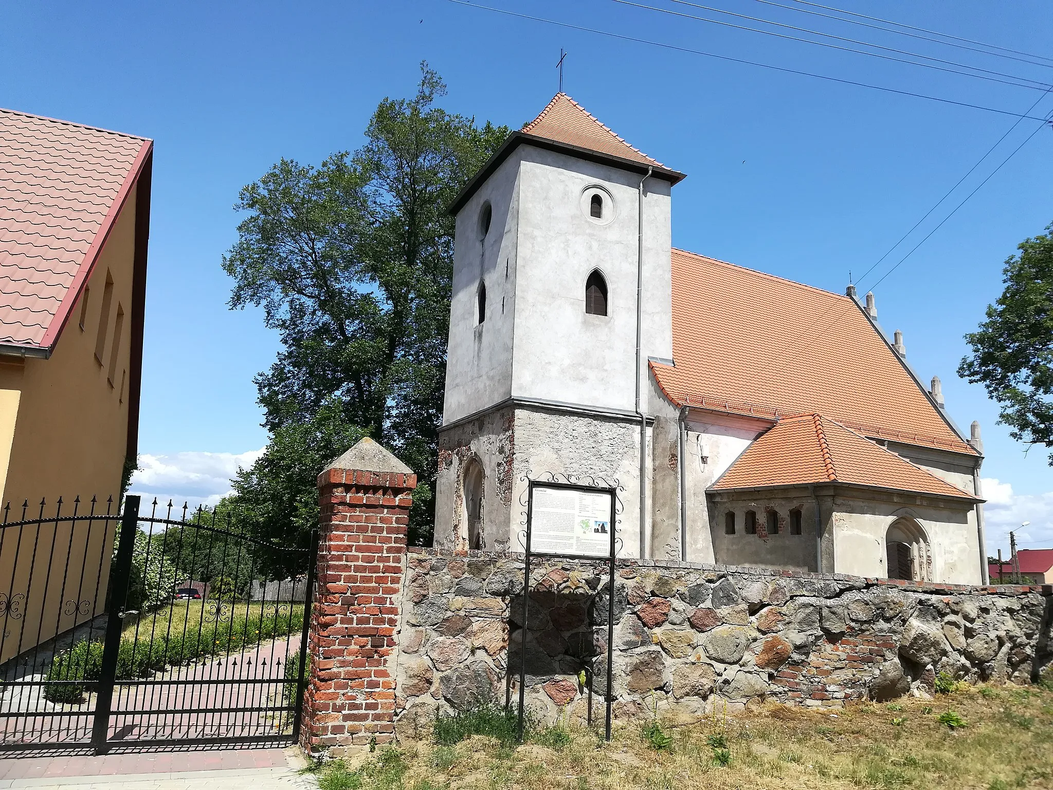 Photo showing: Kościół św. Piusa X w Gronowie koło Ośna Lub.