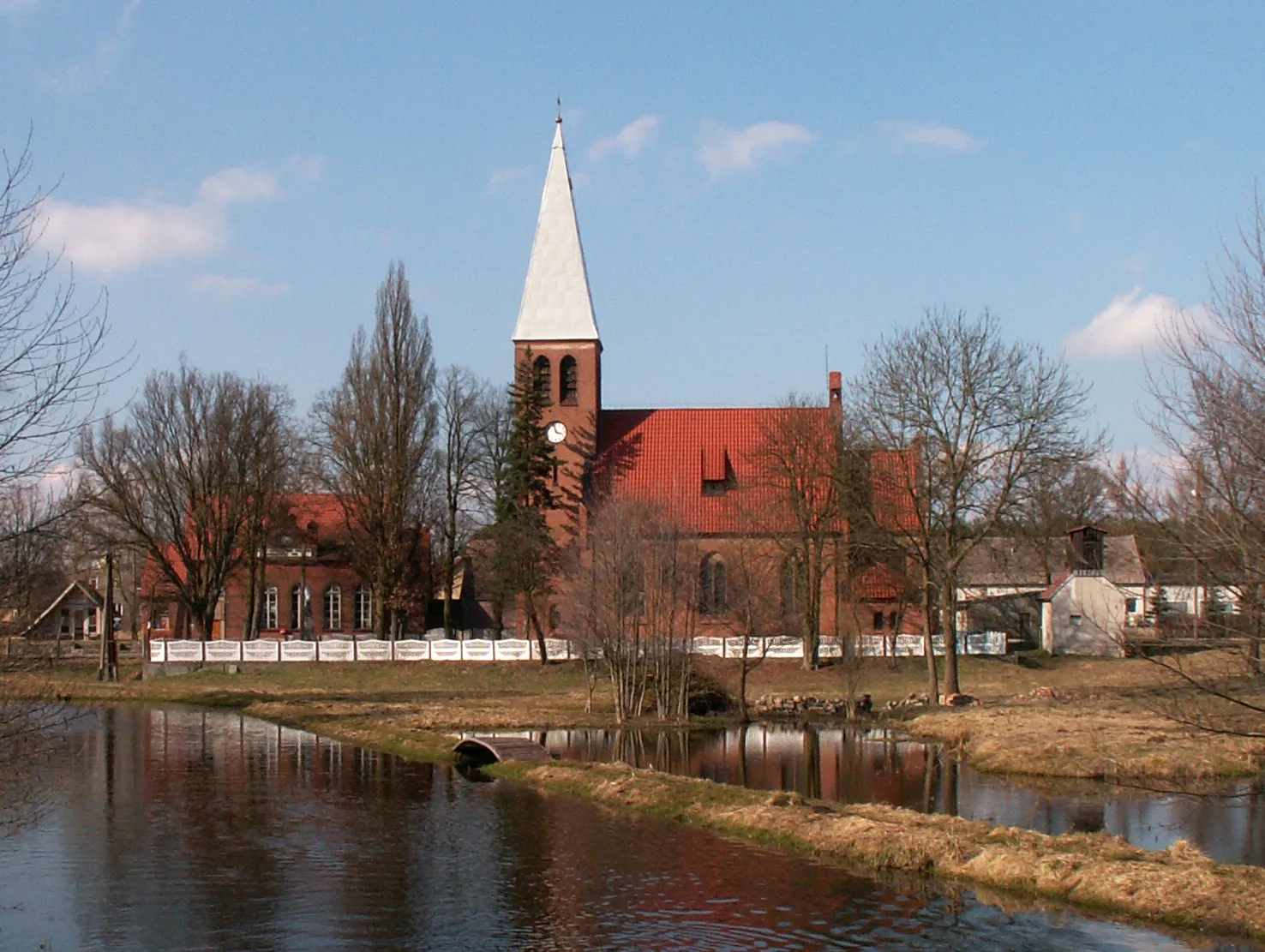 Photo showing: Namyślin - kościół p.w. św. Ludwika