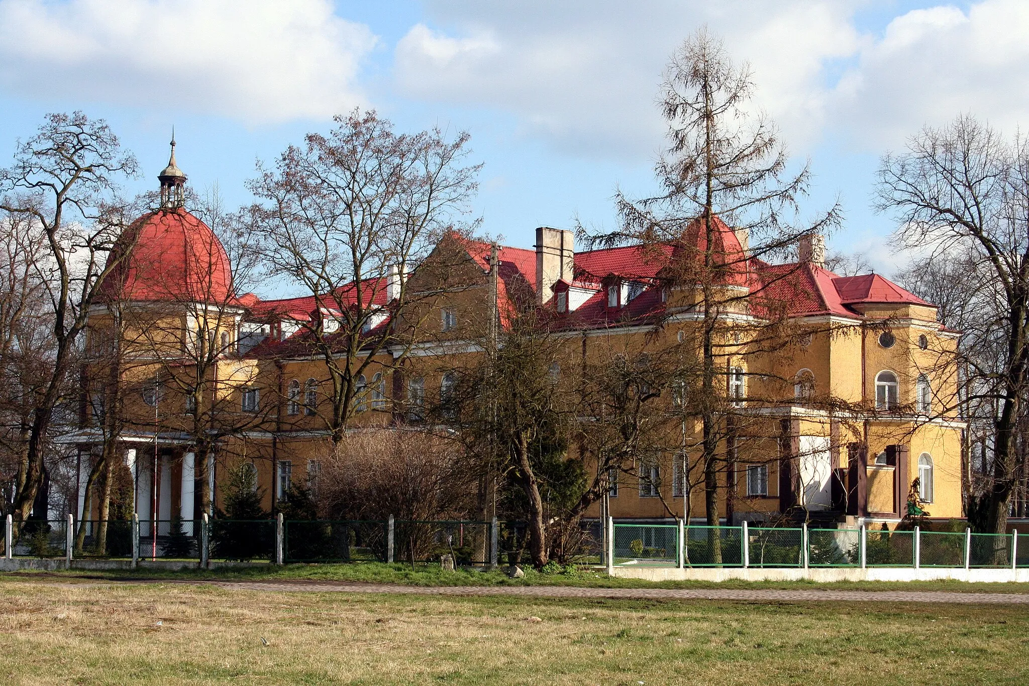 Photo showing: Smolnica manor house, north facade