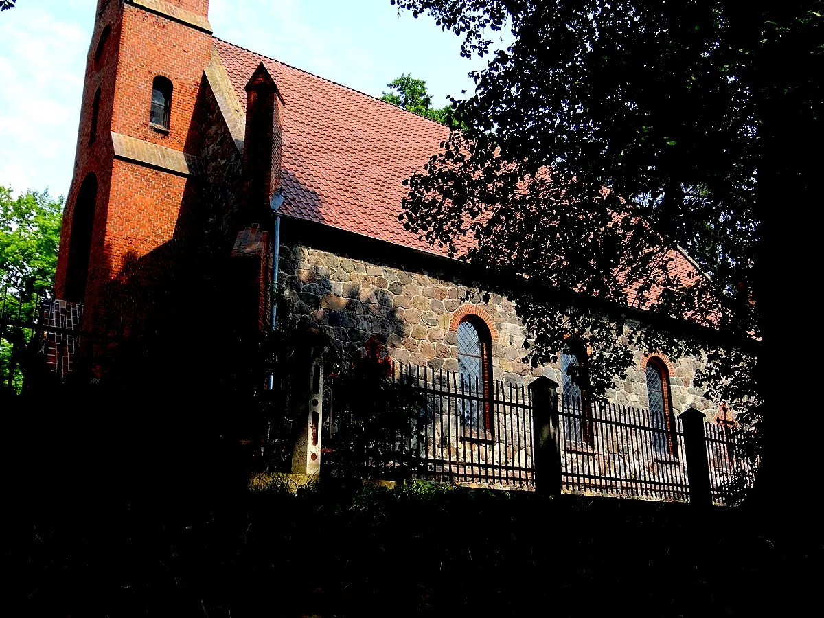 Photo showing: Trzebów. Kościół św. Apostołów Piotra i Pawła 1867-72
